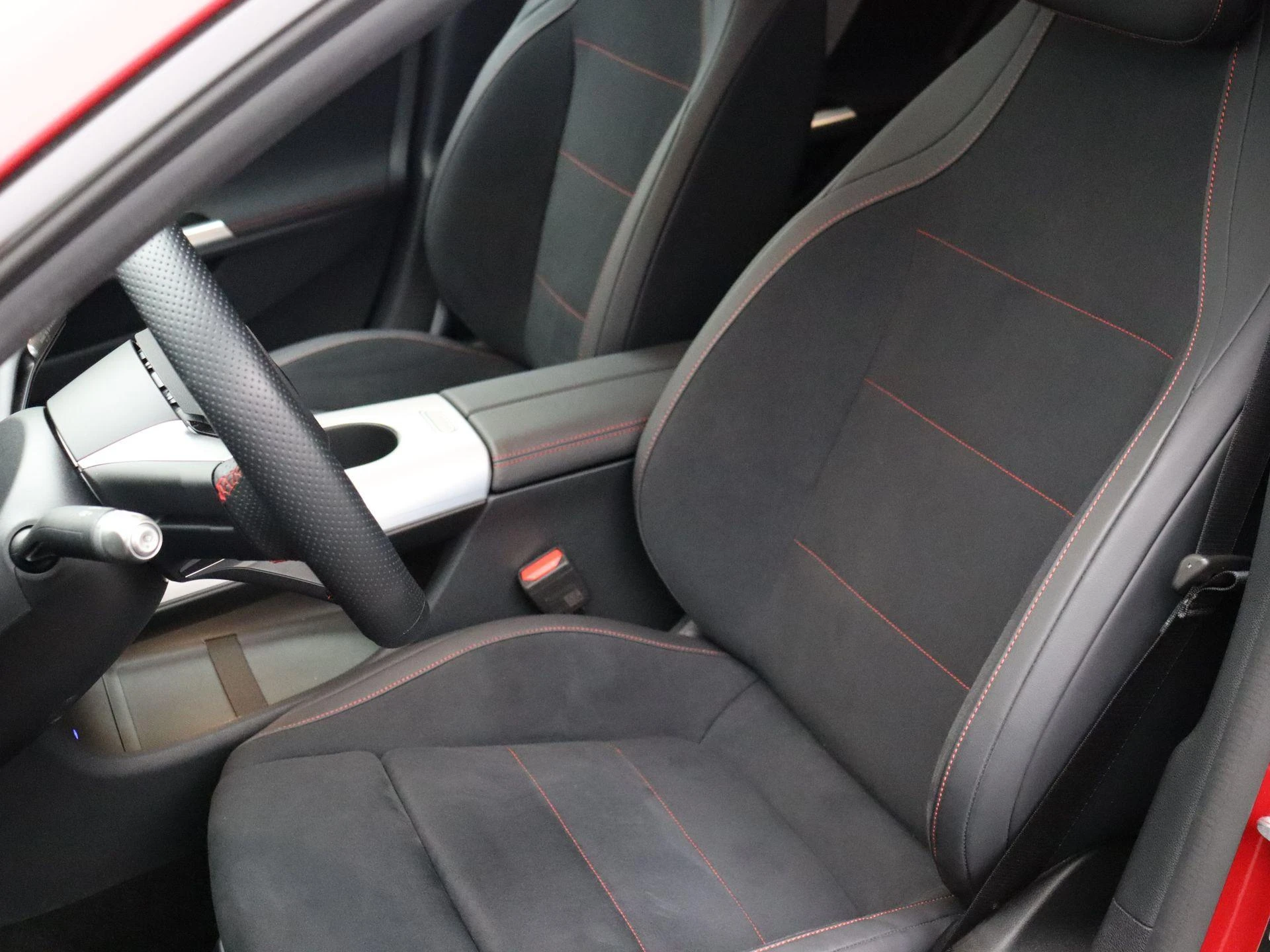 Mercedes-Benz-CLA-image-11