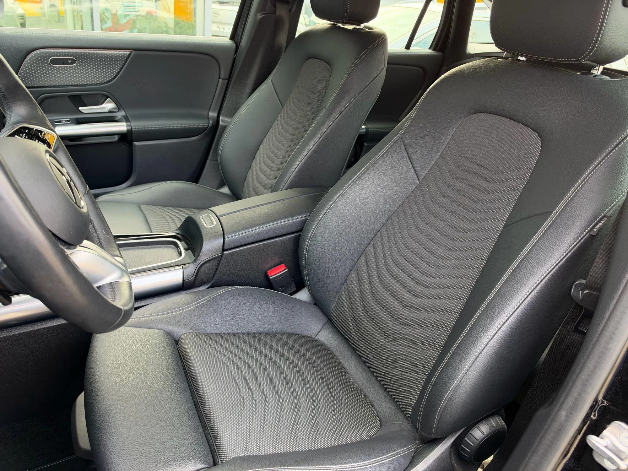 Mercedes-Benz-GLA-image-6