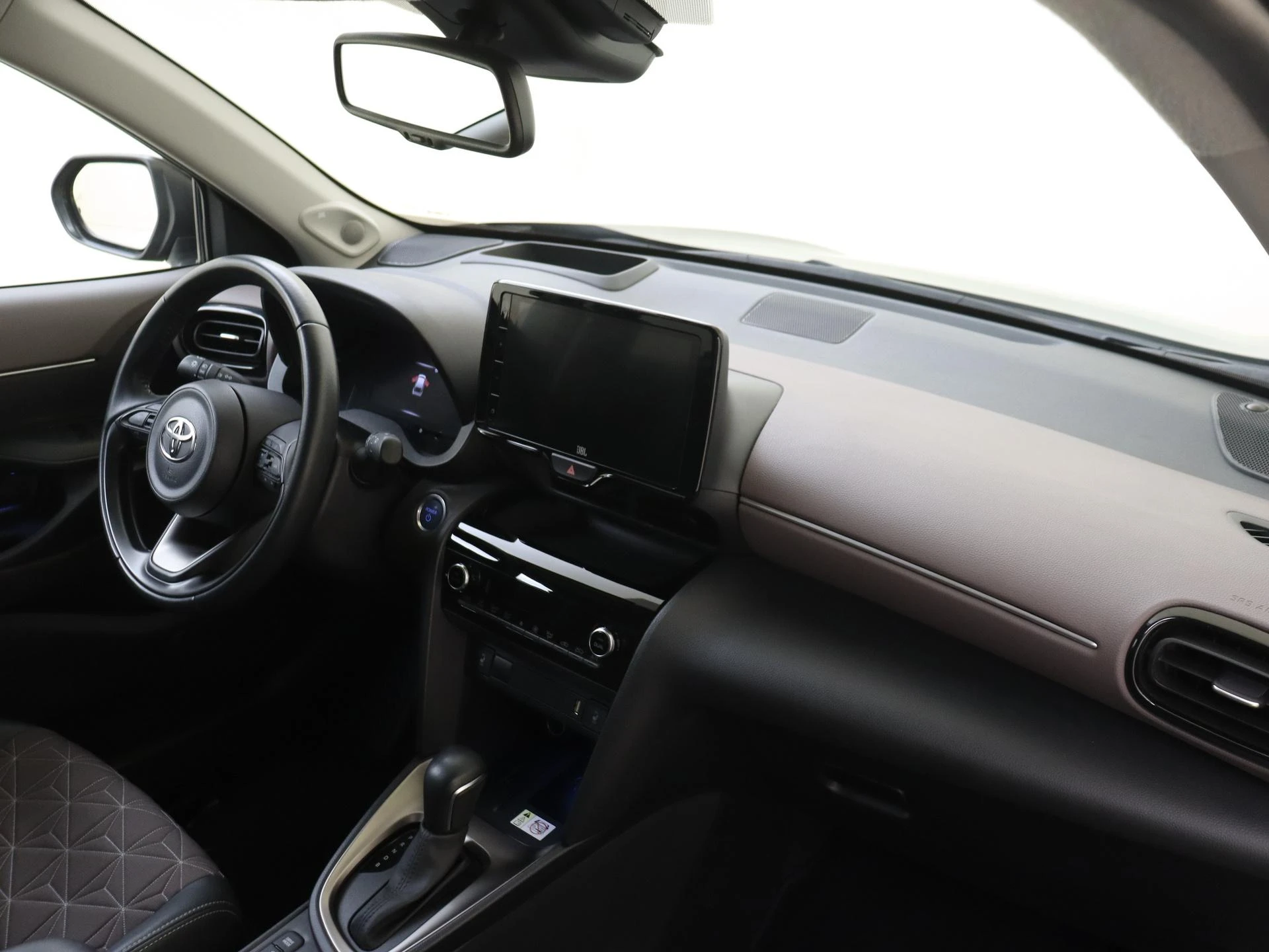 Toyota-Yaris Cross-image-5