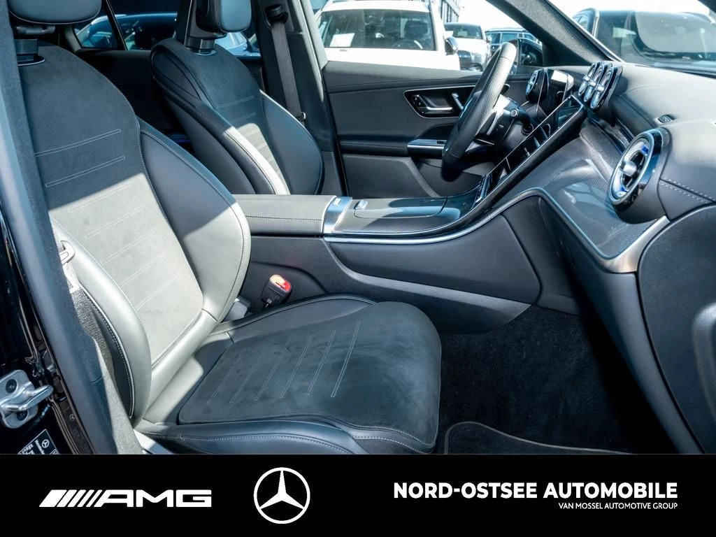 Mercedes-Benz GLC 300 d 4M AMG KEYLESS DISTRONIC NAVI P-KAMERA AMG LineX254 GLC 300 d 4M AMG KEYLESS DISTRONIC NAVI P-KAMERA AMG Line