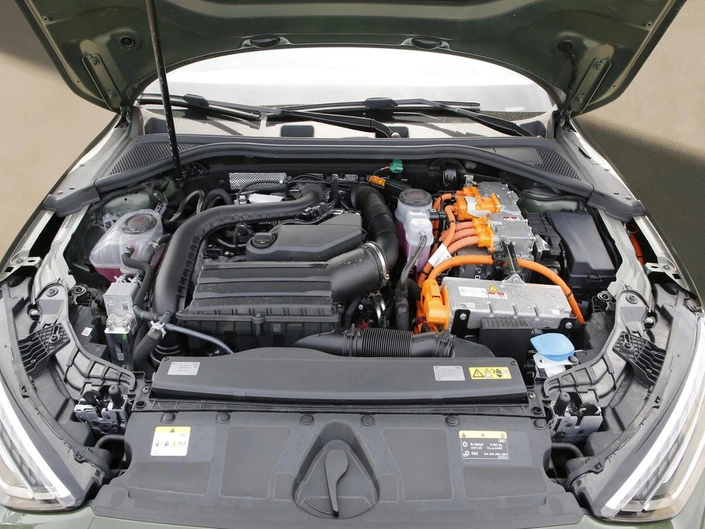 Audi A3 Sportback 45 TFSI e S line 18"|RAUTE|PANO|SHZ|5J.GAR