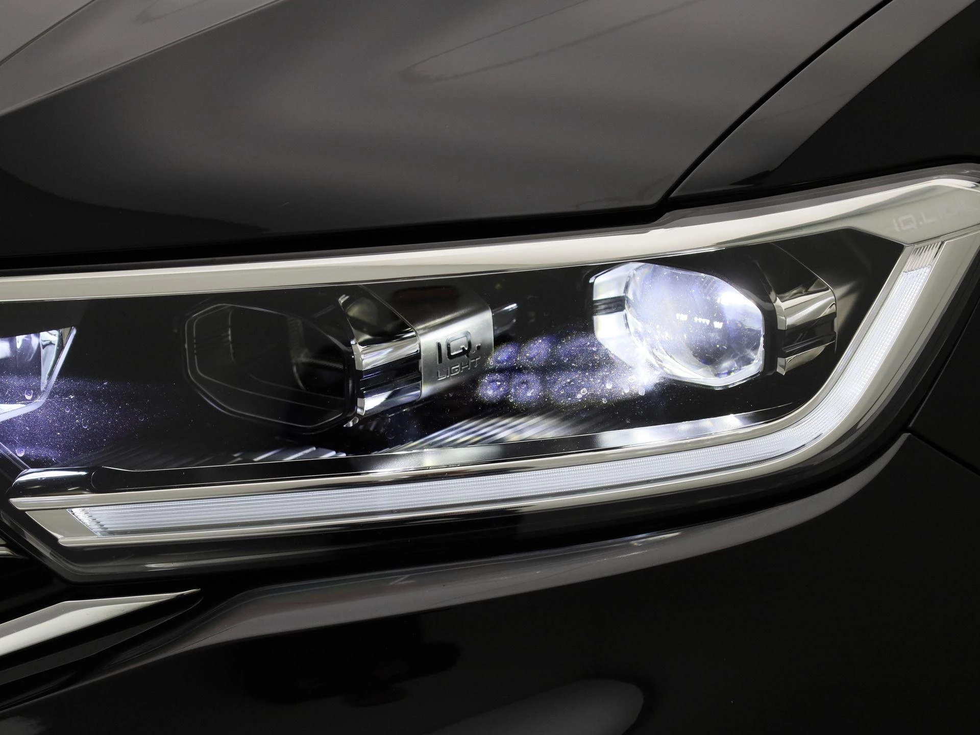 Volkswagen-T-Roc-image-13