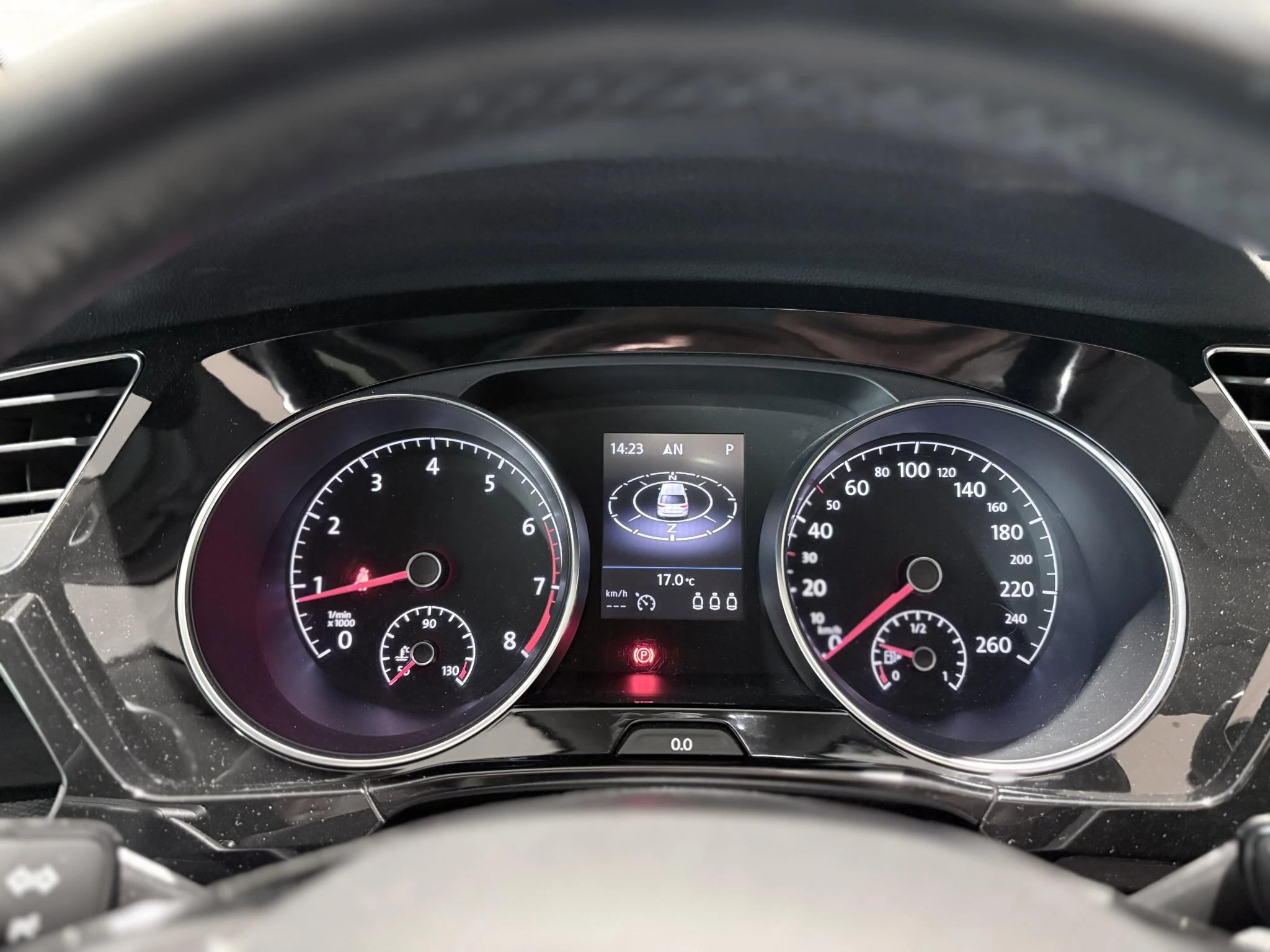 Volkswagen-Touran-image-18