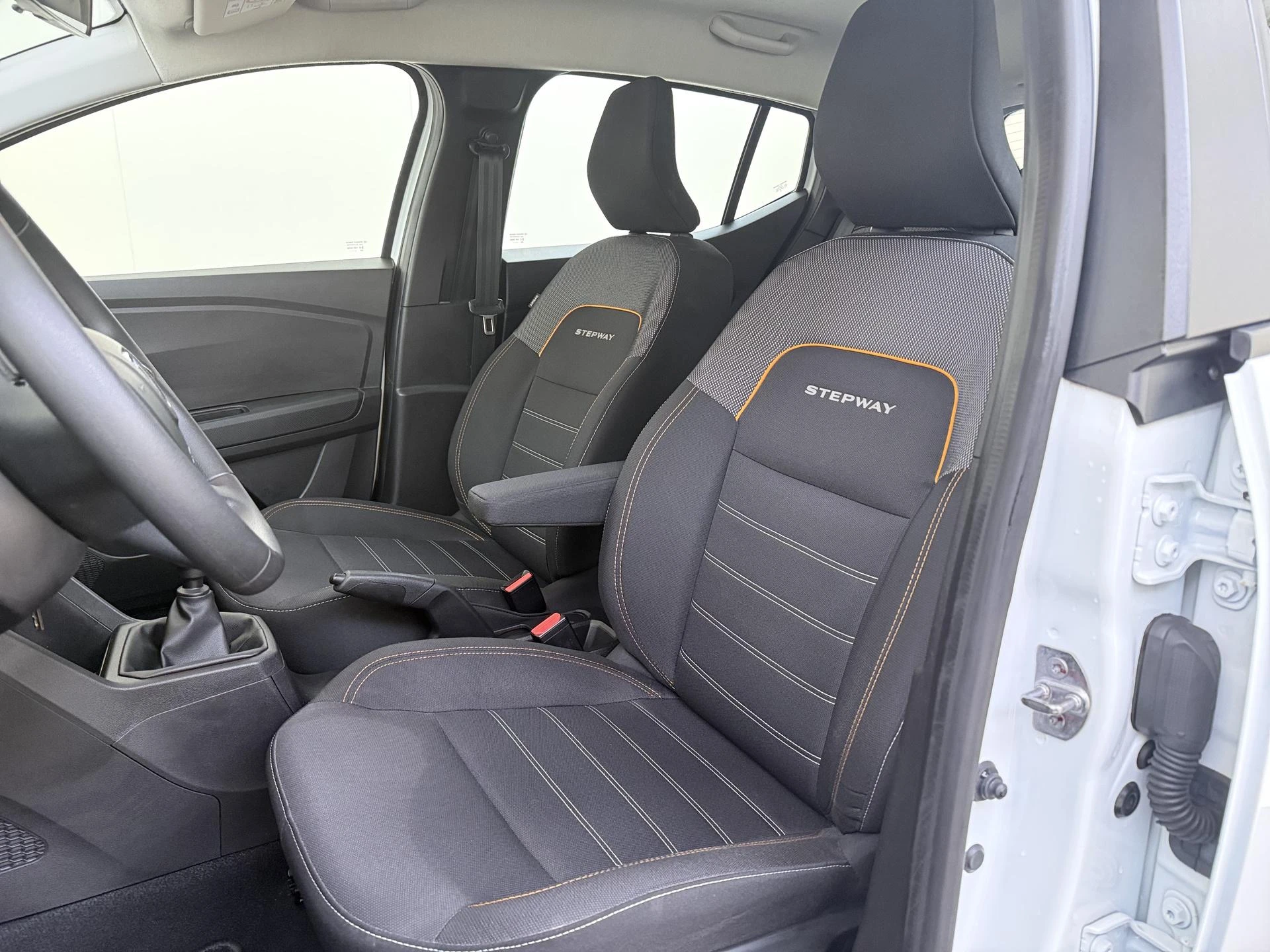 Dacia-Sandero Stepway-image-14