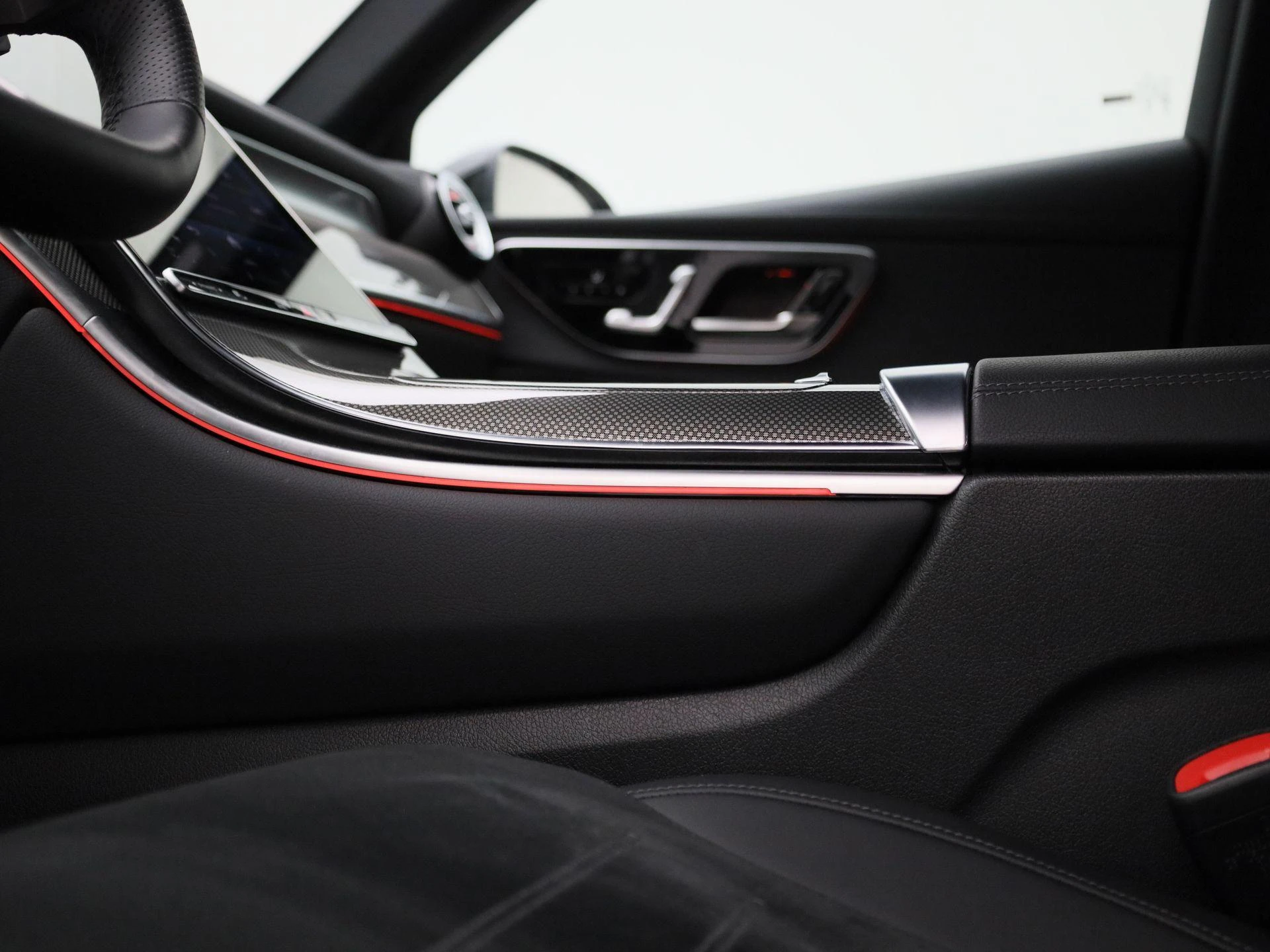 Mercedes-Benz-GLC-image-37