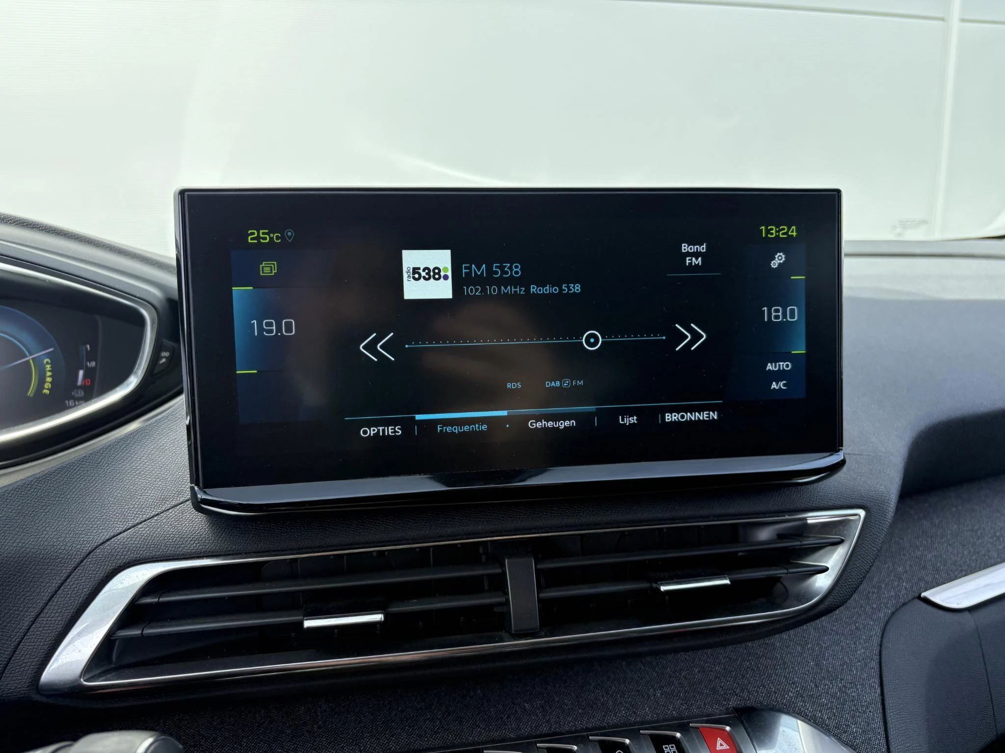 Peugeot-3008-image-14