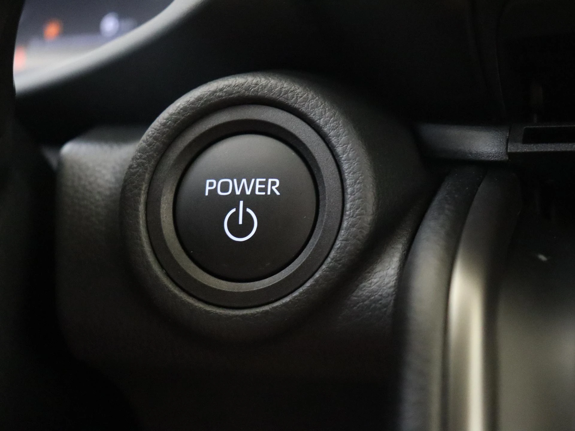 Toyota C-HR 2.0 Plug-in Hybrid 220 Business Plus