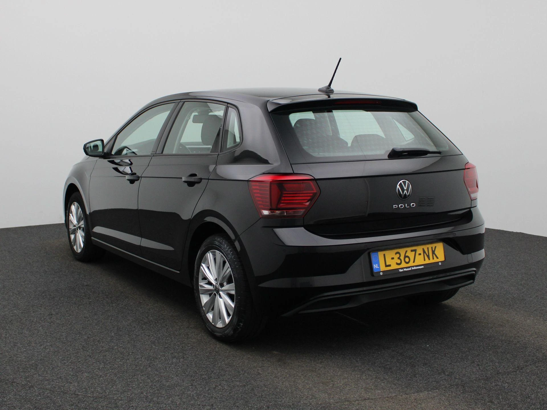 Volkswagen-Polo-image-1