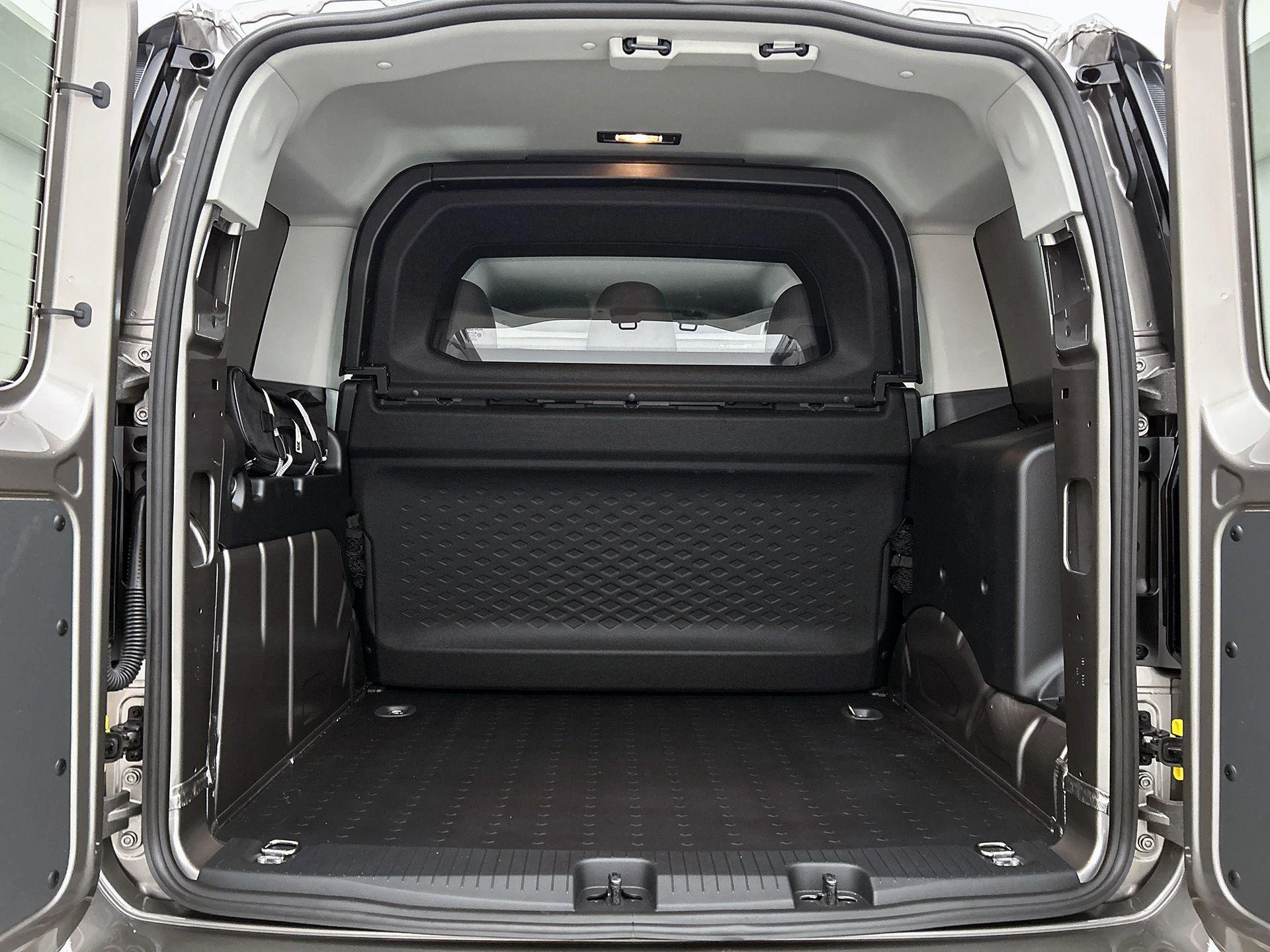 Volkswagen-Caddy-image-16