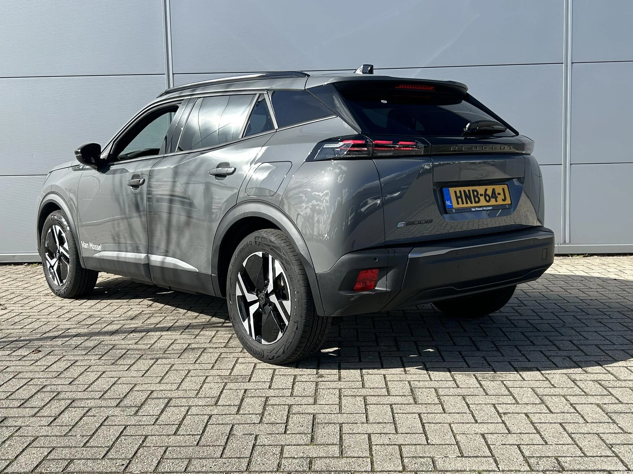 Peugeot-e-2008-image-3