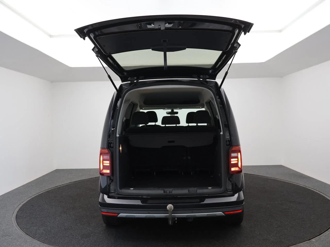 Volkswagen-Caddy-image-11