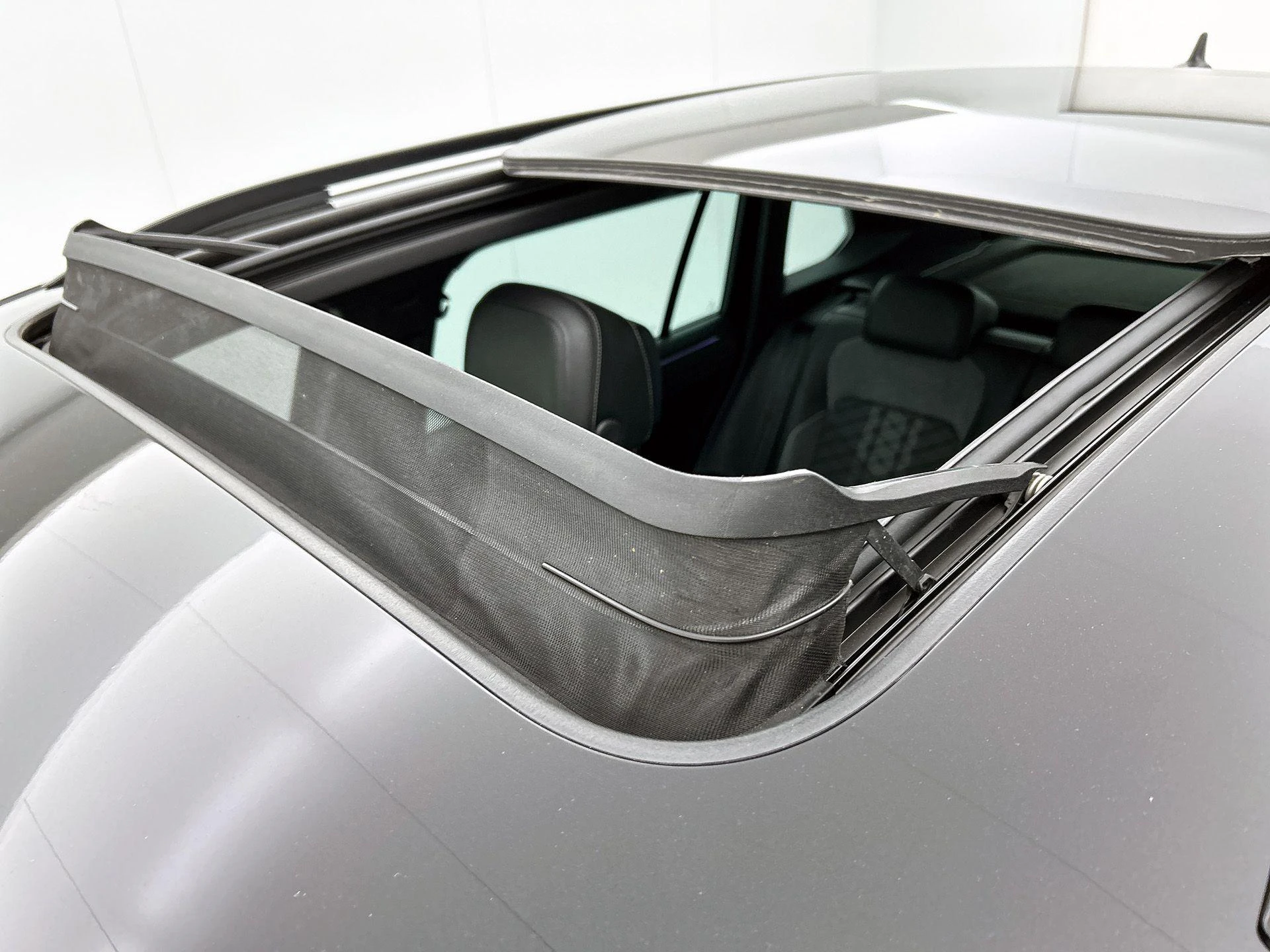 Volkswagen-Tiguan-image-38