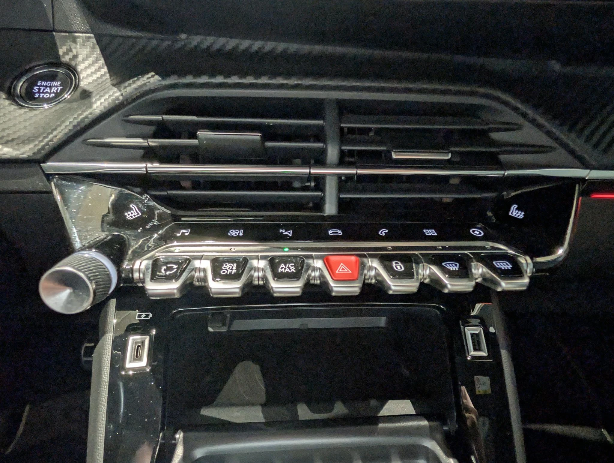 Peugeot-e-208-image-24