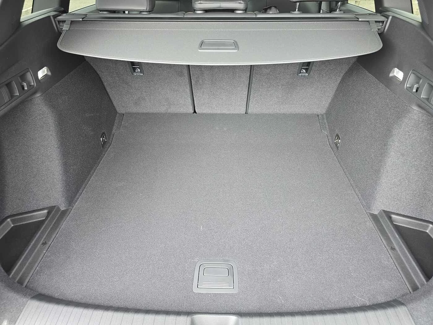 Audi-SQ6 e-tron-image-34