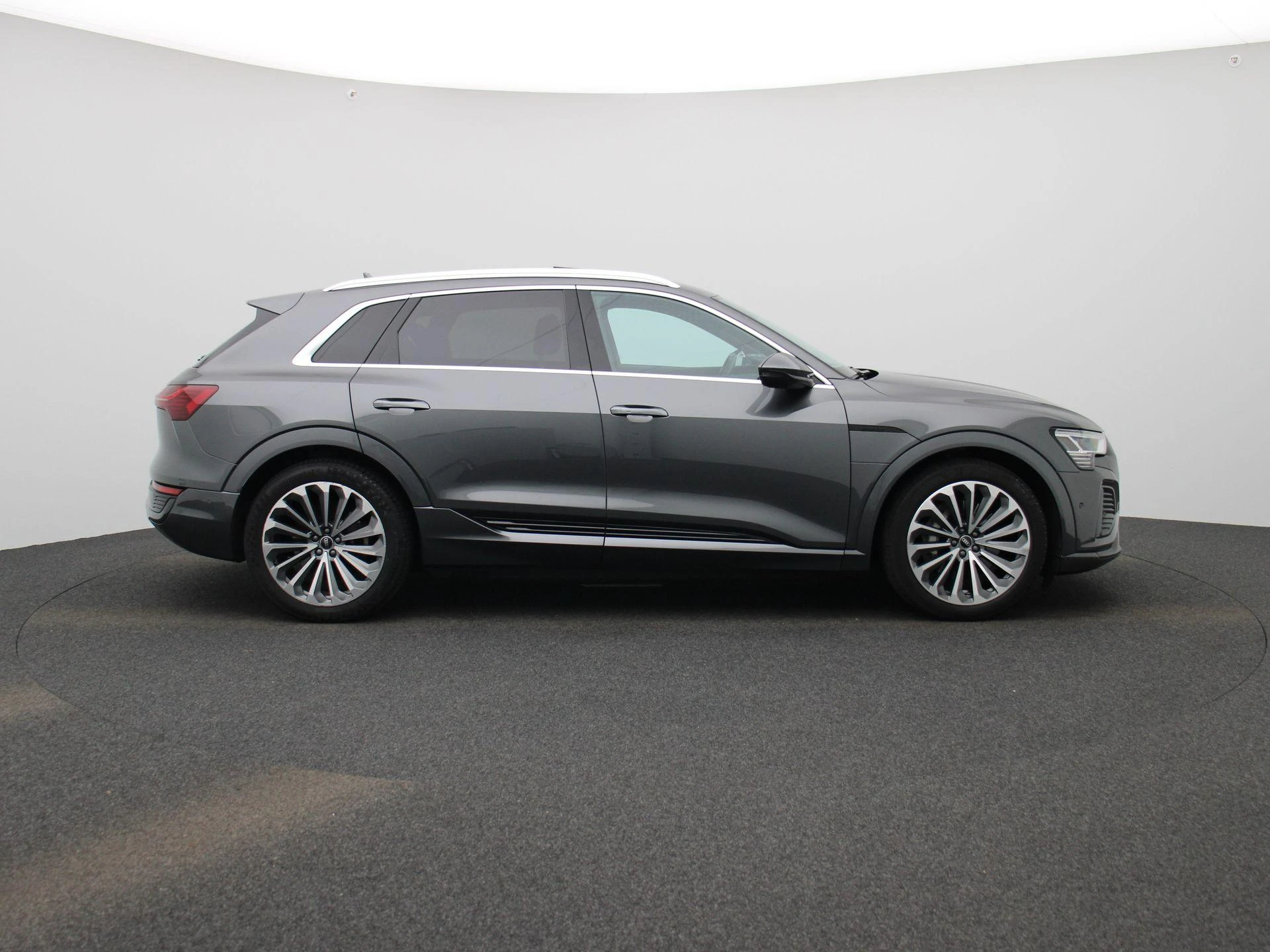 Audi-Q8 e-tron-image-5