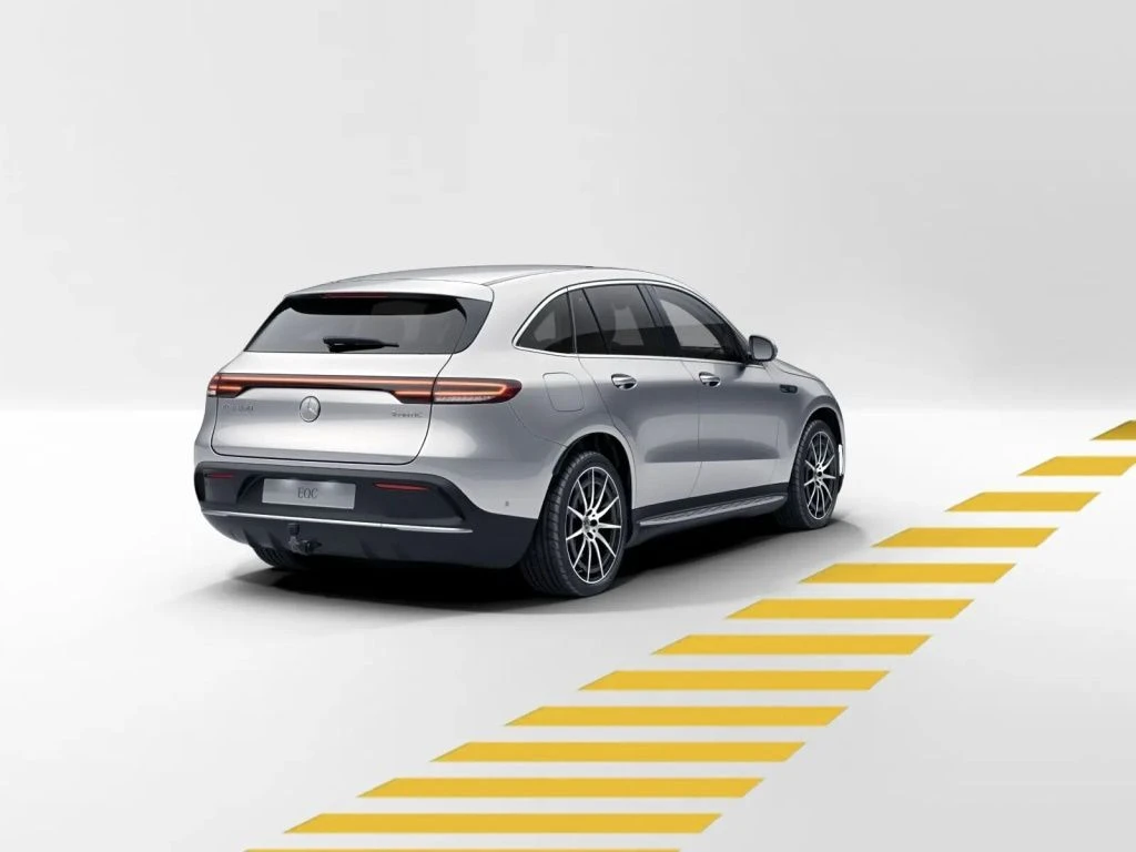 Mercedes-Benz-EQC 400-image-6