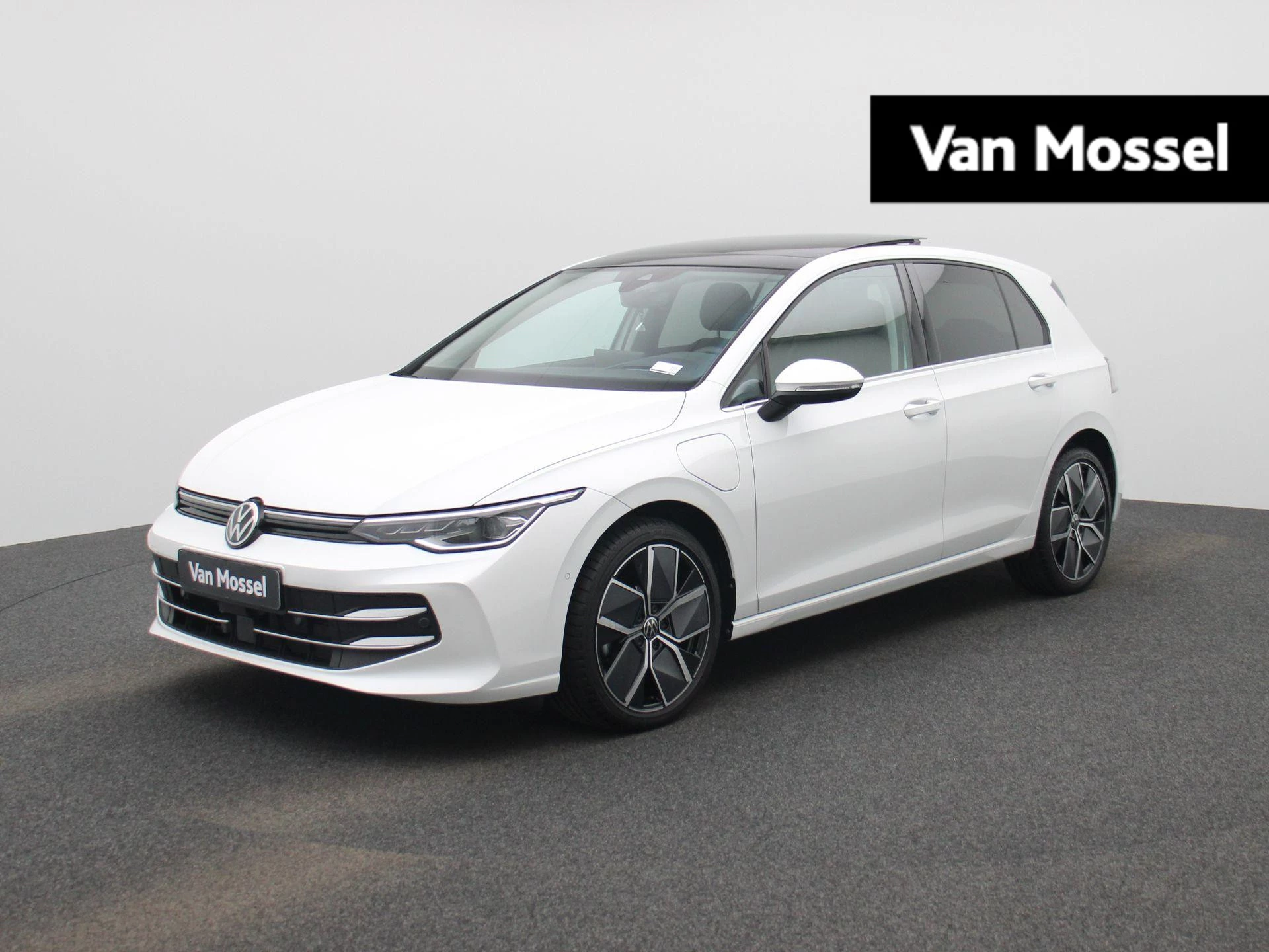 Volkswagen-Golf-image-0