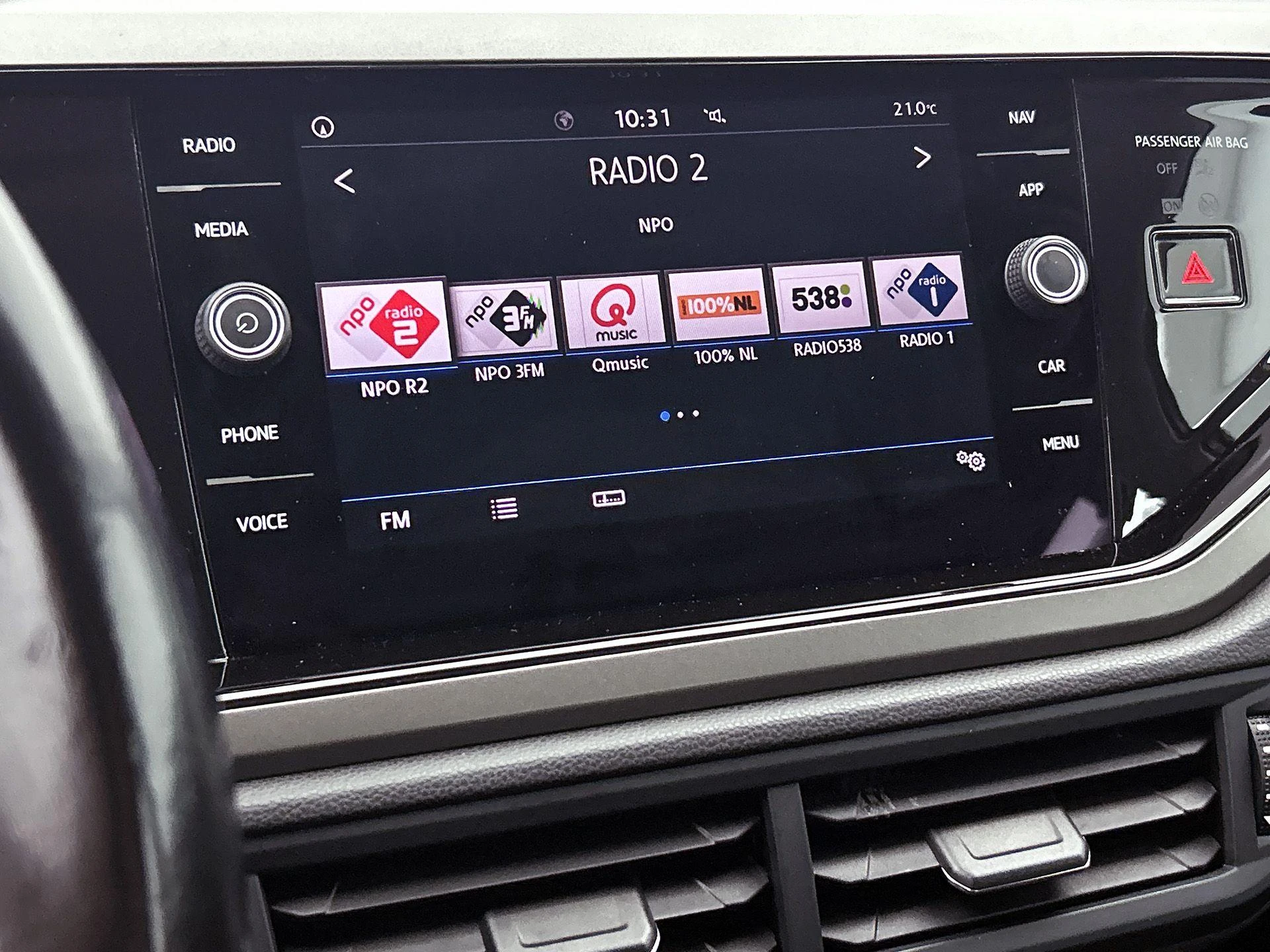 Volkswagen-Polo-image-24