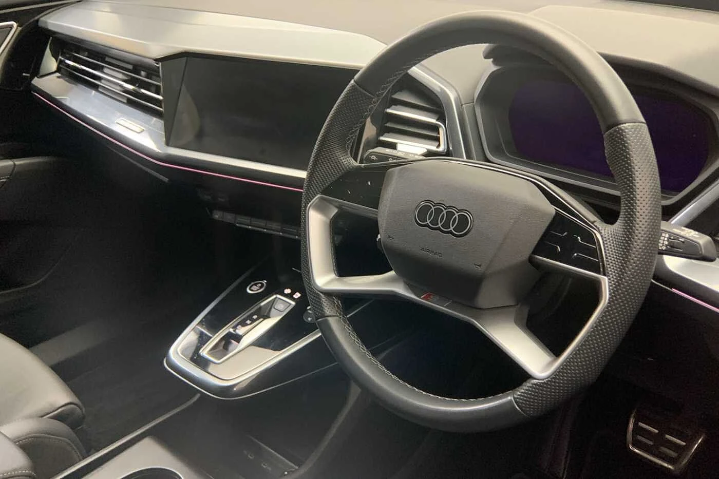 Audi-Q4 e-tron-image-5