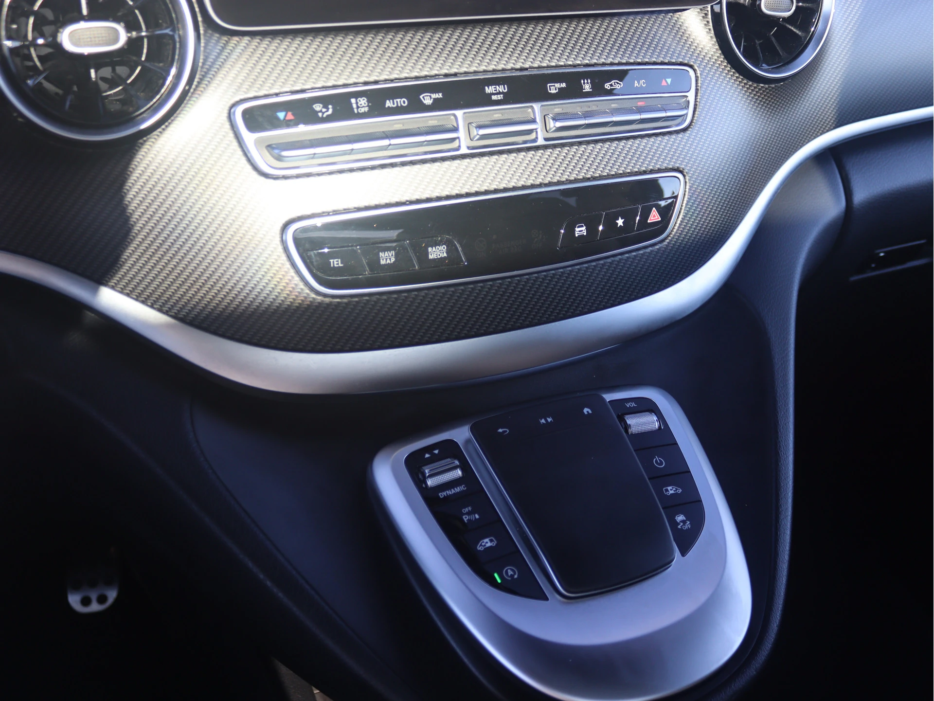 Mercedes-Benz-V-Klasse-image-11
