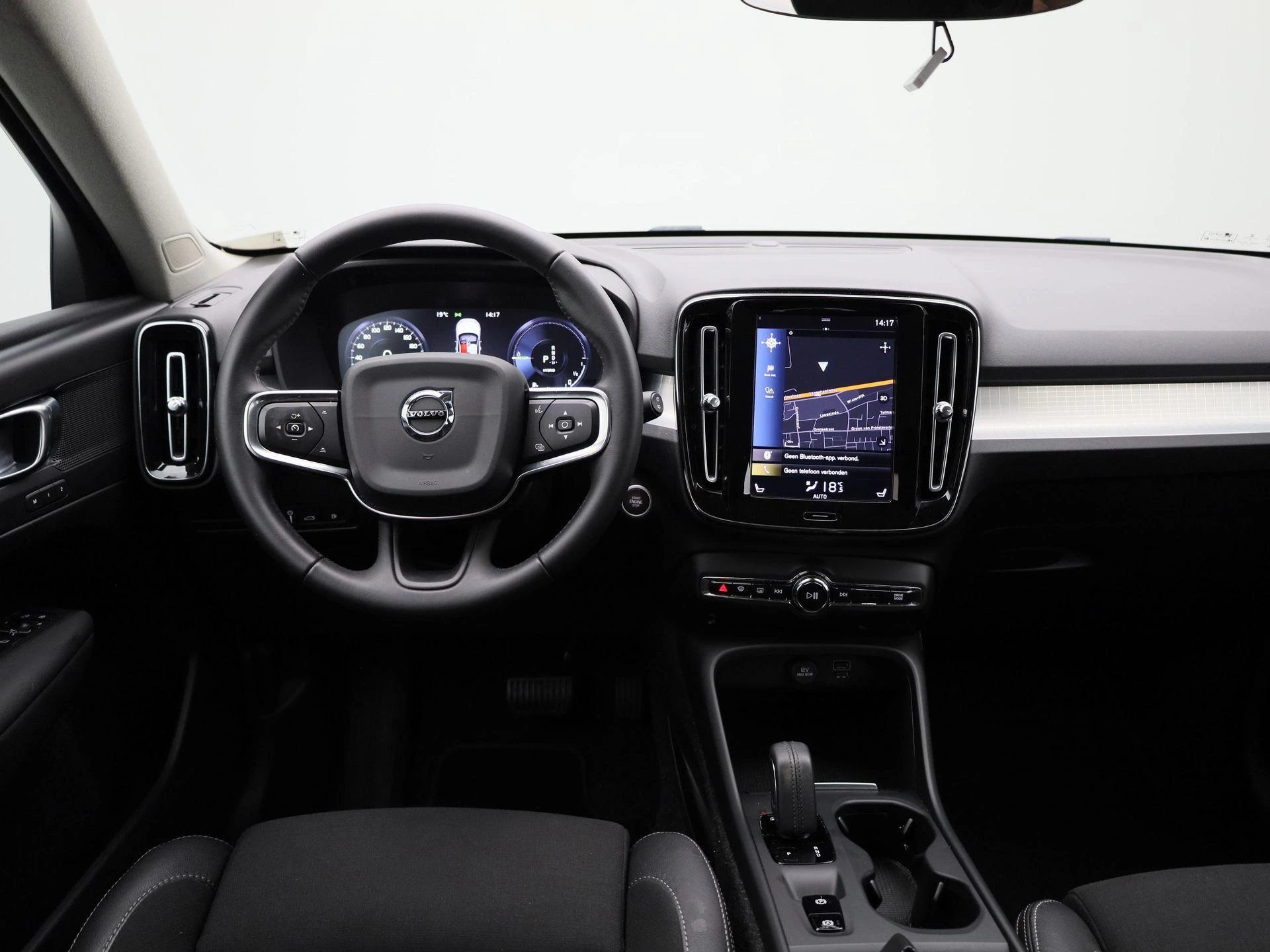 Volvo-XC40-image-2