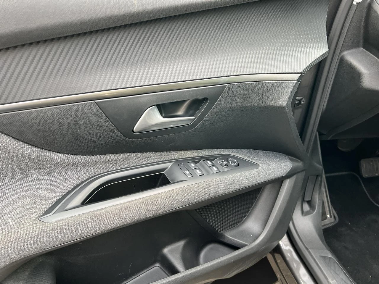 Peugeot-5008-image-14