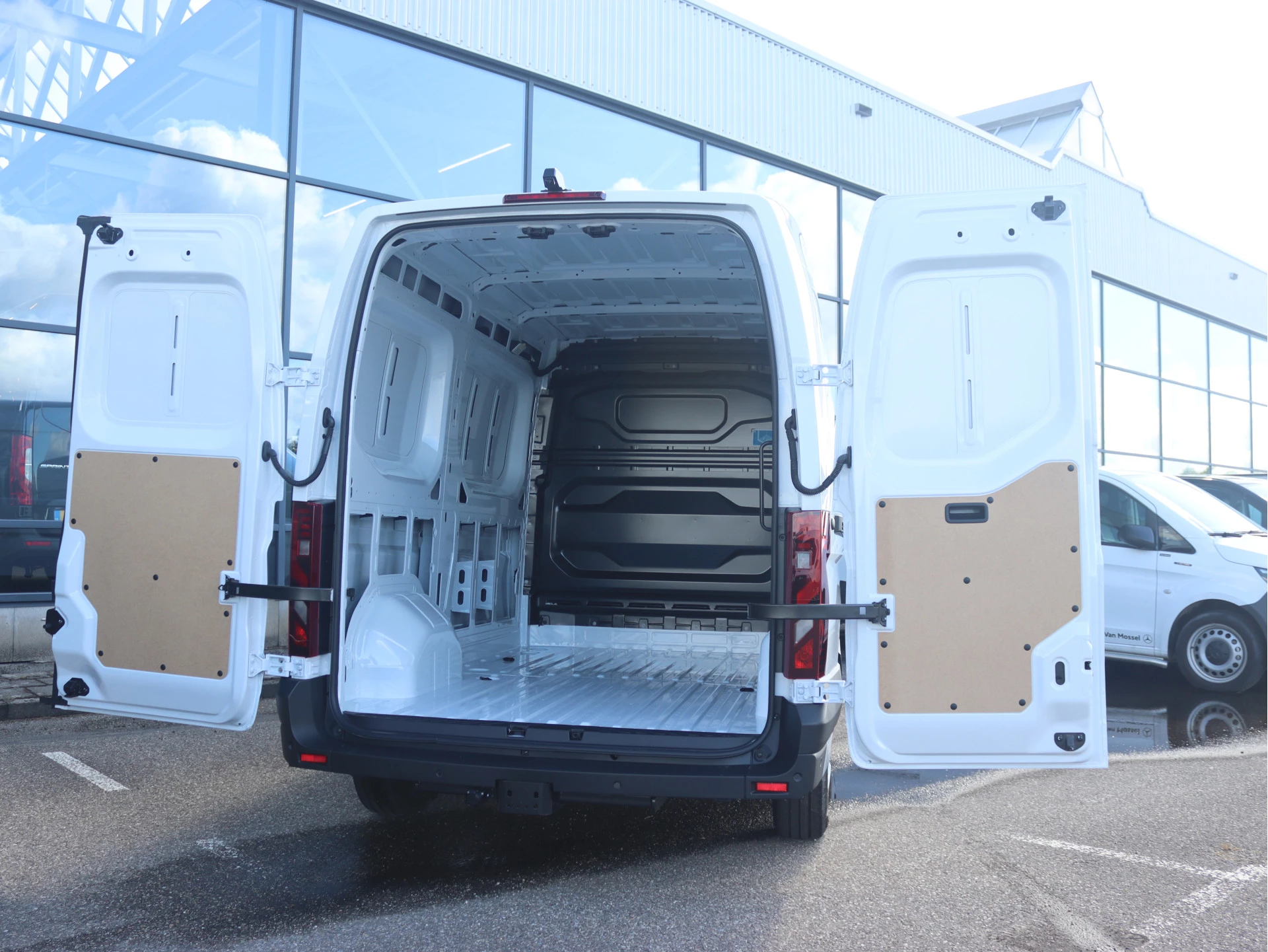 Nissan Interstar Interstar-e L2H2 Limited 87 kWh | 408km WLTP/CLIMA/CAMERA/CAR PLAY |