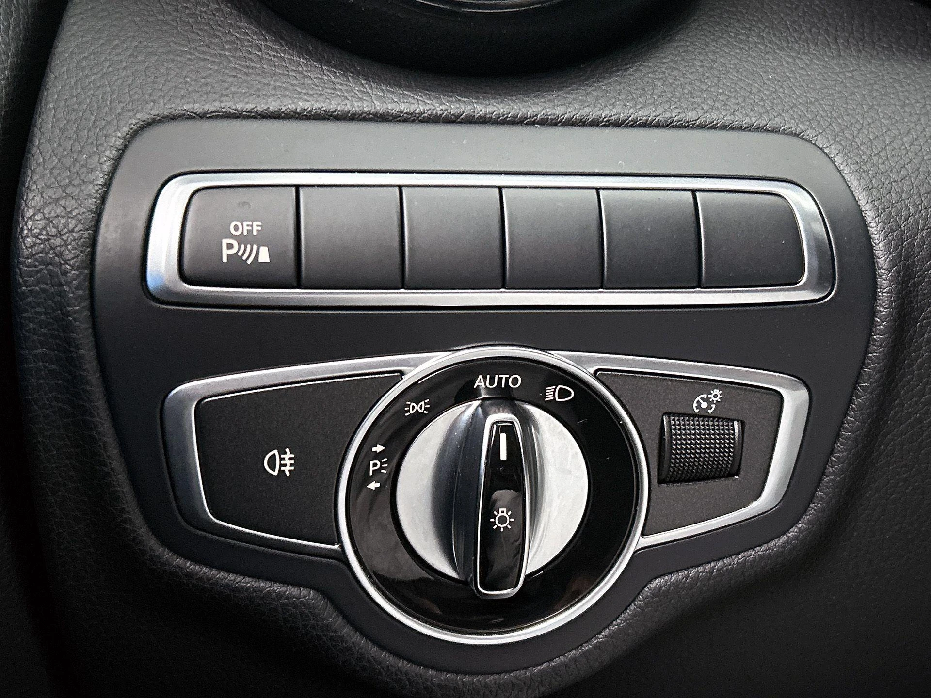 Mercedes-Benz-C-Klasse-image-22
