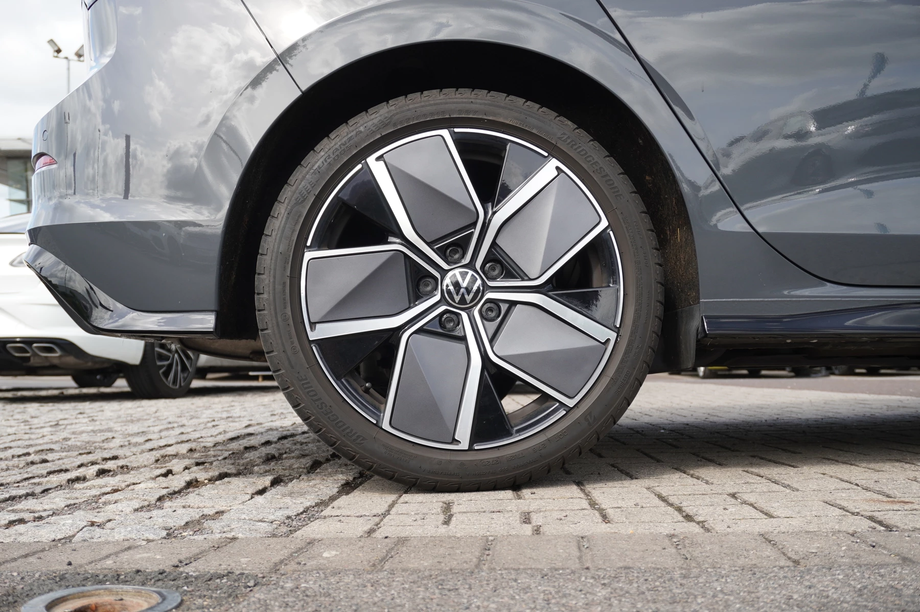 Volkswagen-Golf-image-19