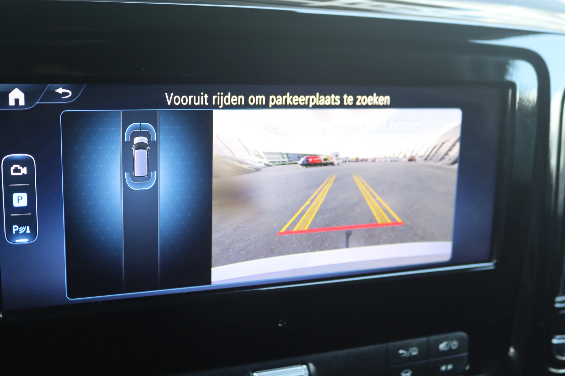 Mercedes-Benz-Vito-image-8