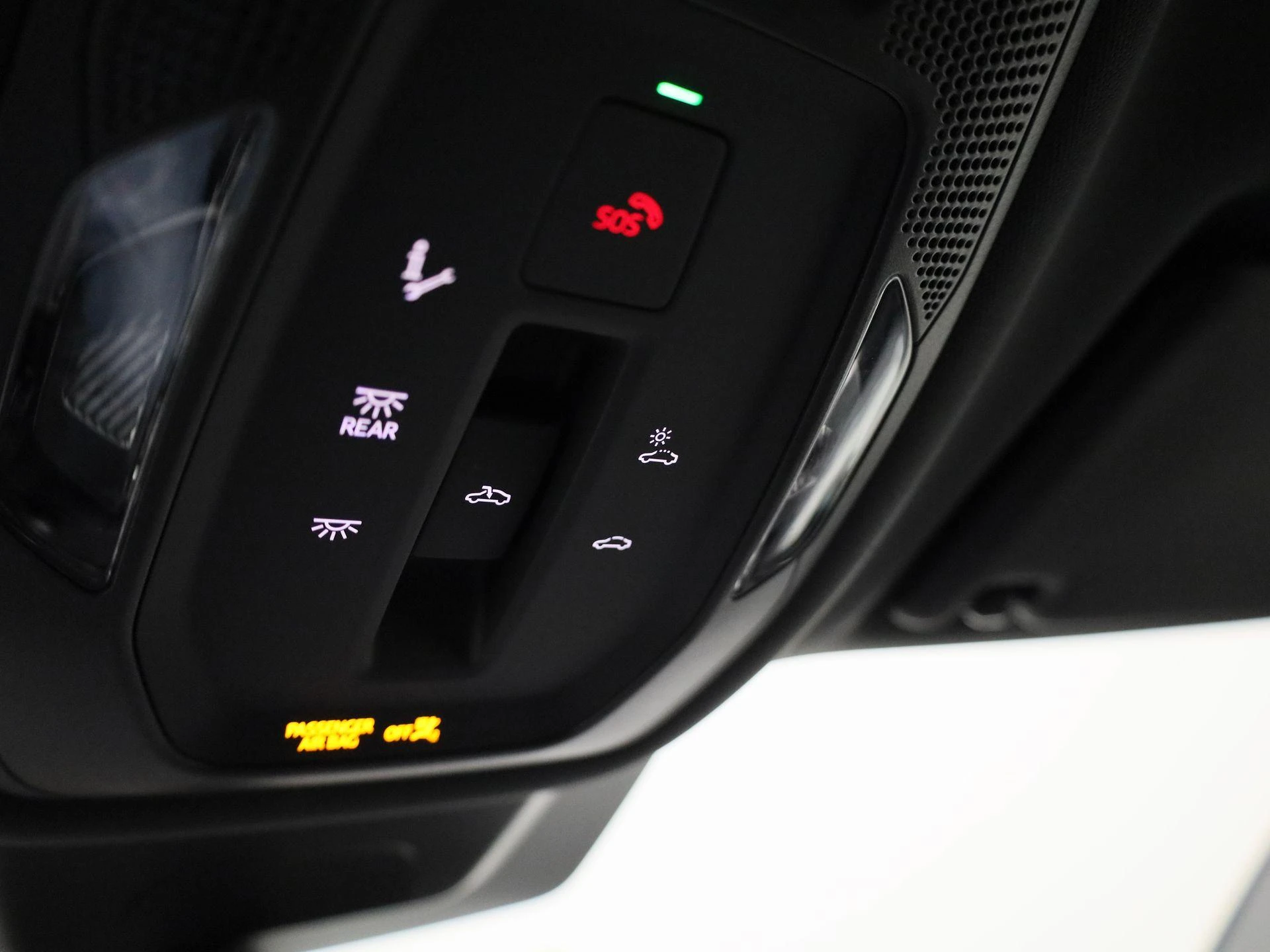 Audi-Q6 e-tron-image-39