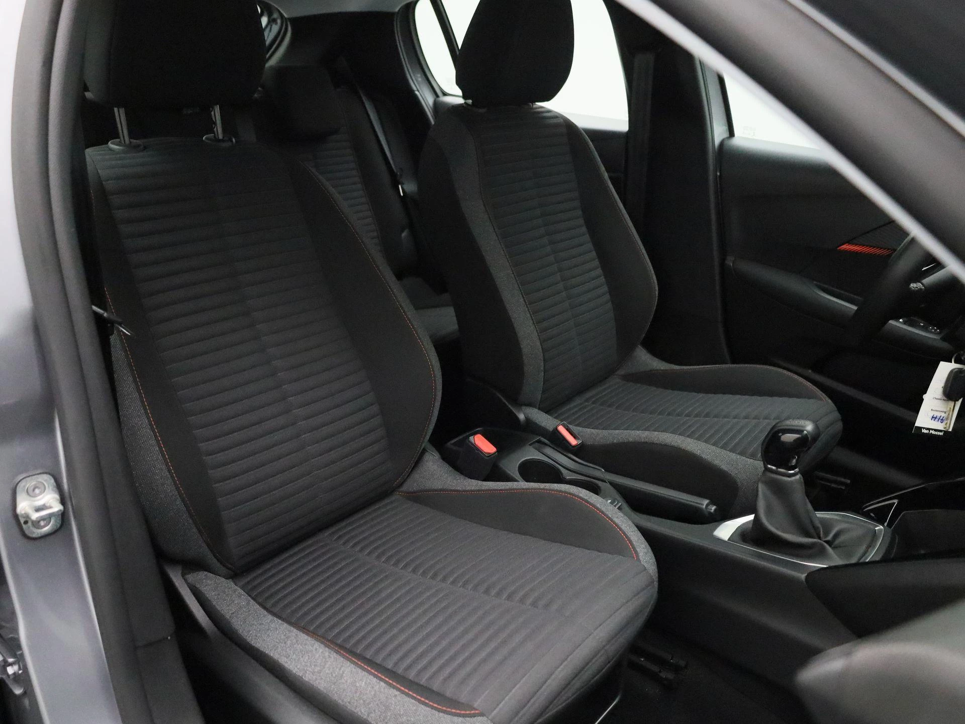 Peugeot-208-image-29