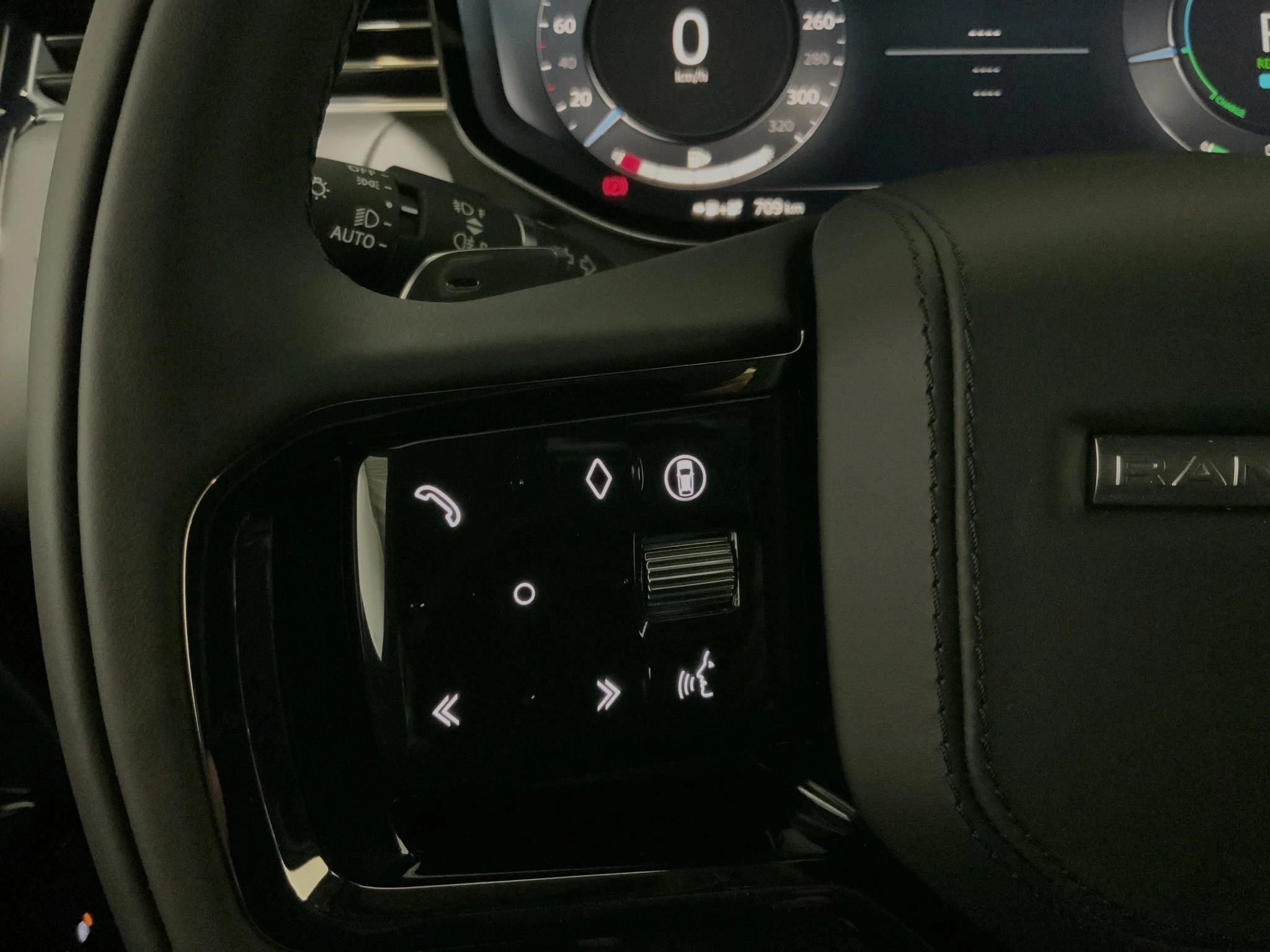 Land Rover Range Rover Sport AUTOBIOGRAPHY 3.0 P550e PHEV AWD Geländewagen. 405 kW. 5-türig