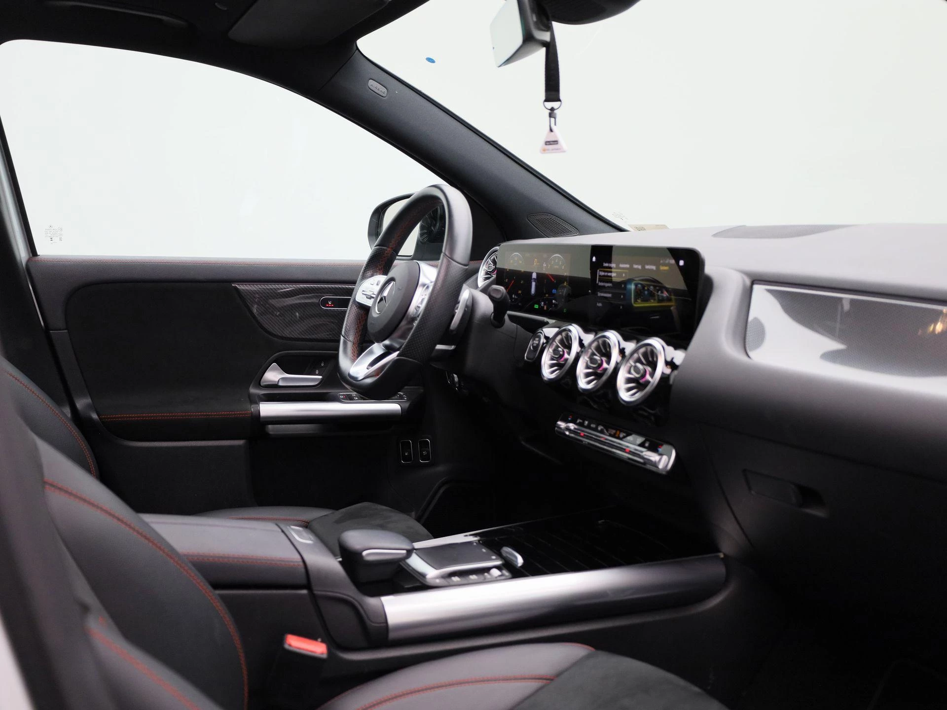 Mercedes-Benz GLA 250 e AMG Line