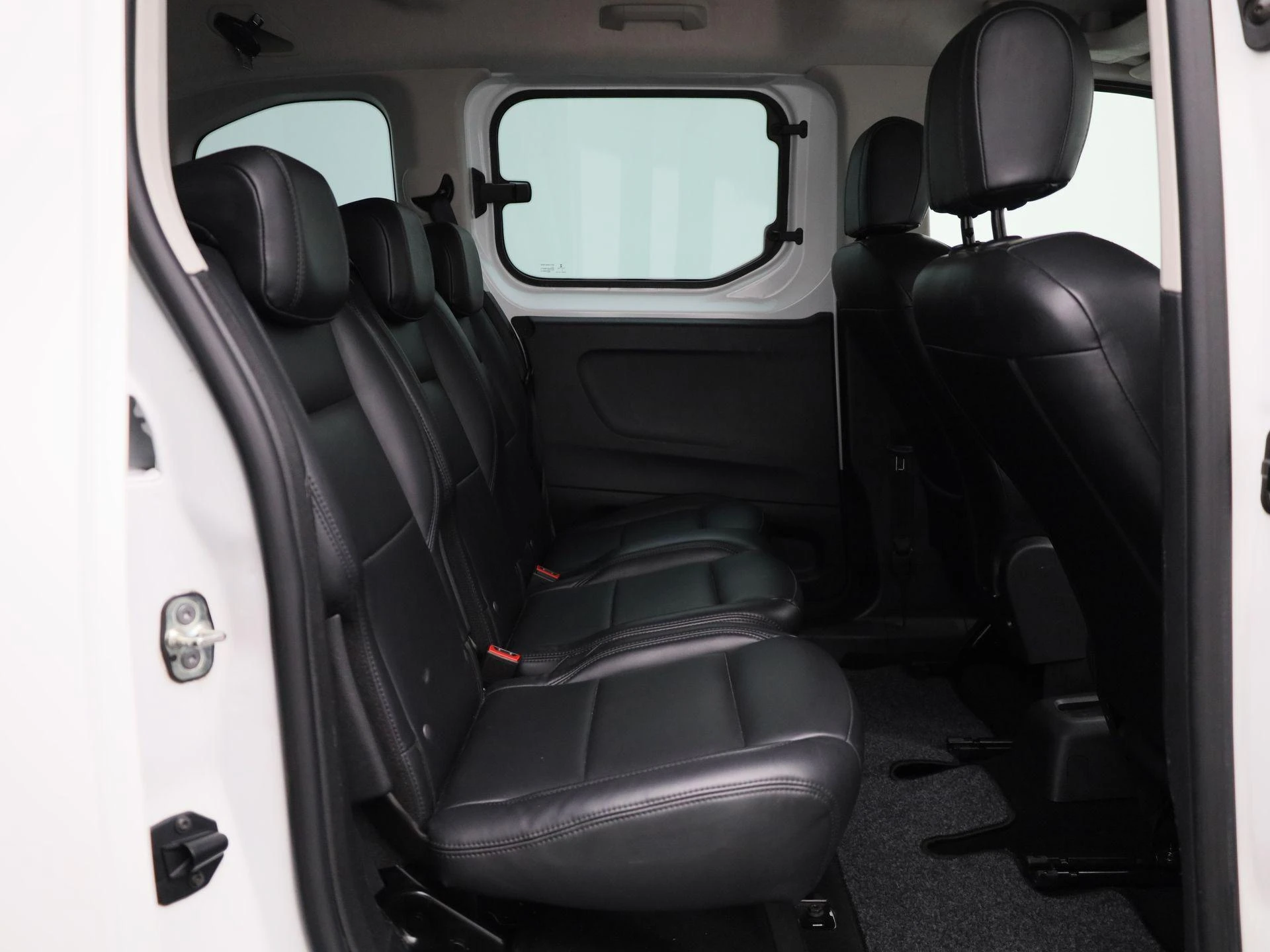 Opel-Combo Life-image-11