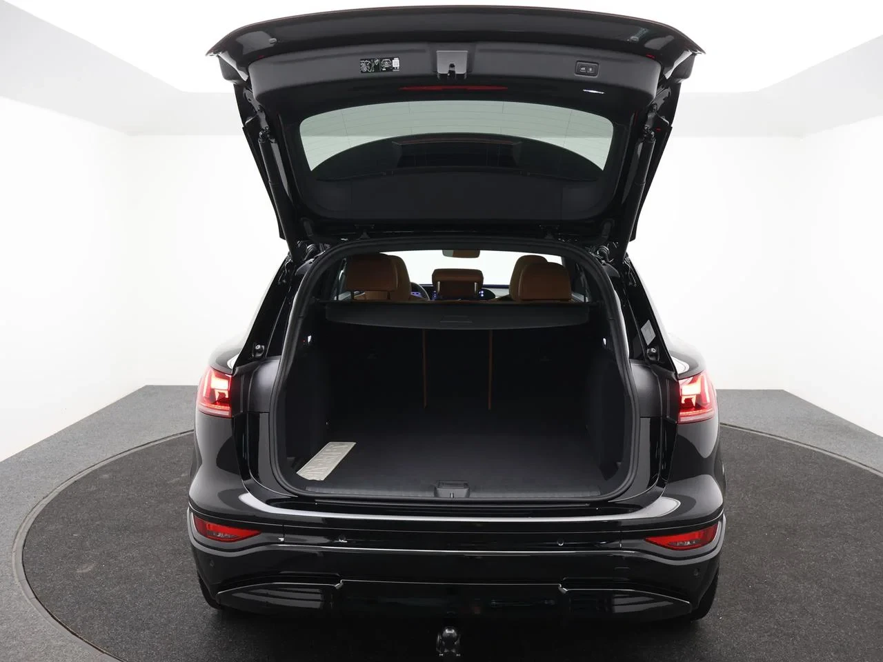 Audi-Q6 e-tron-image-8