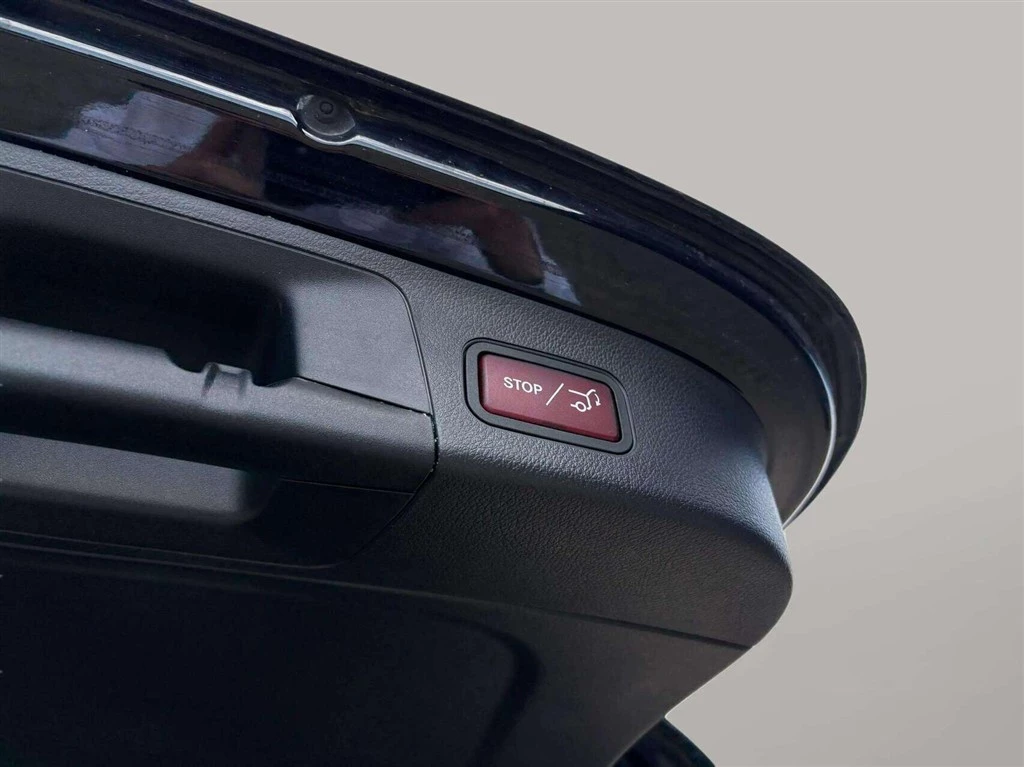 Mercedes-Benz-EQA-image-21