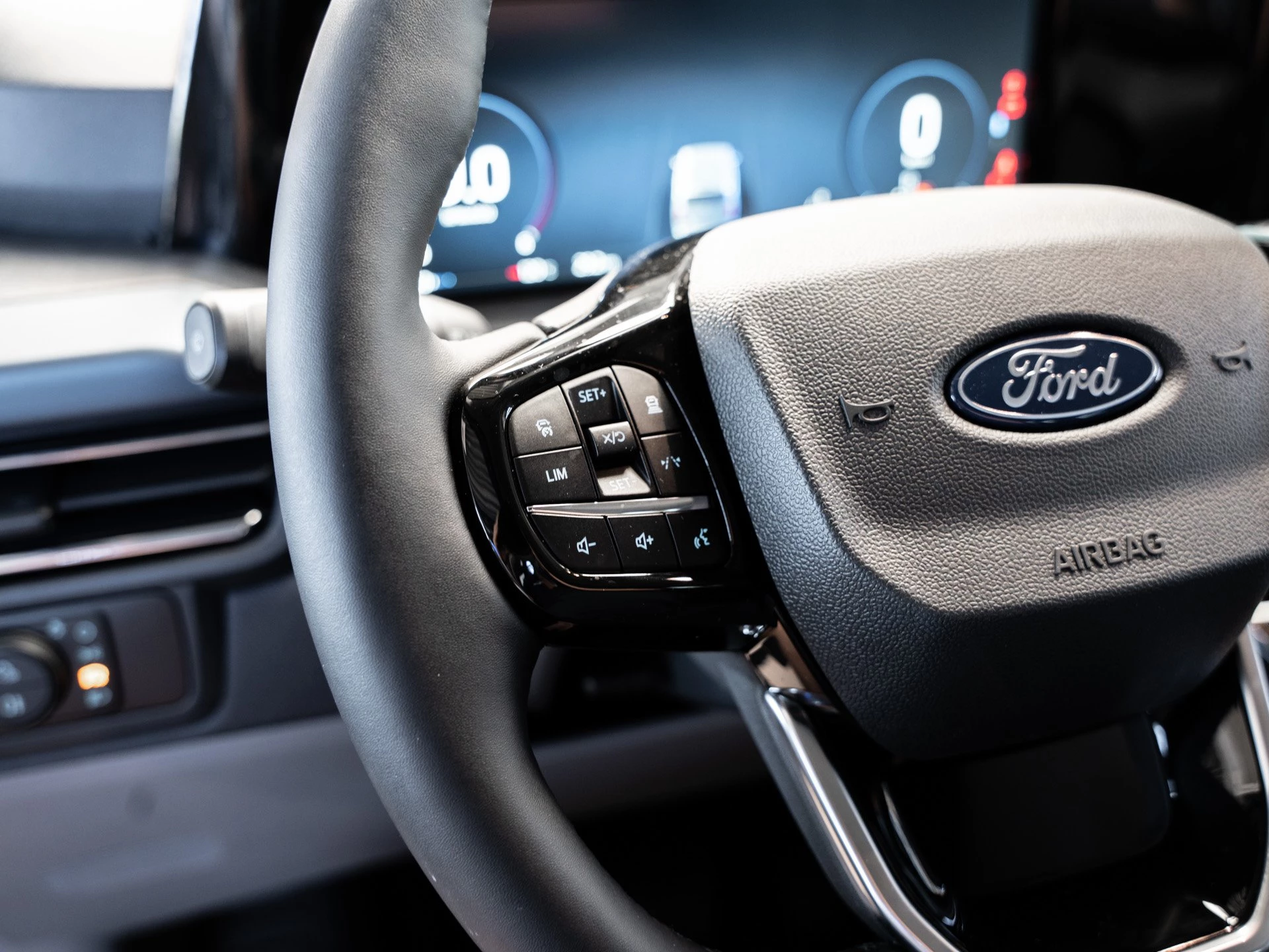 Ford Tourneo Custom Active 320 L2 2.0 l EcoBlue Automatik
