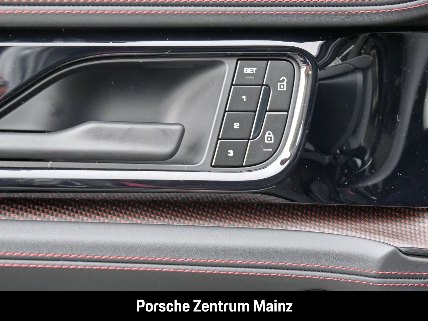 Porsche-Panamera-image-27