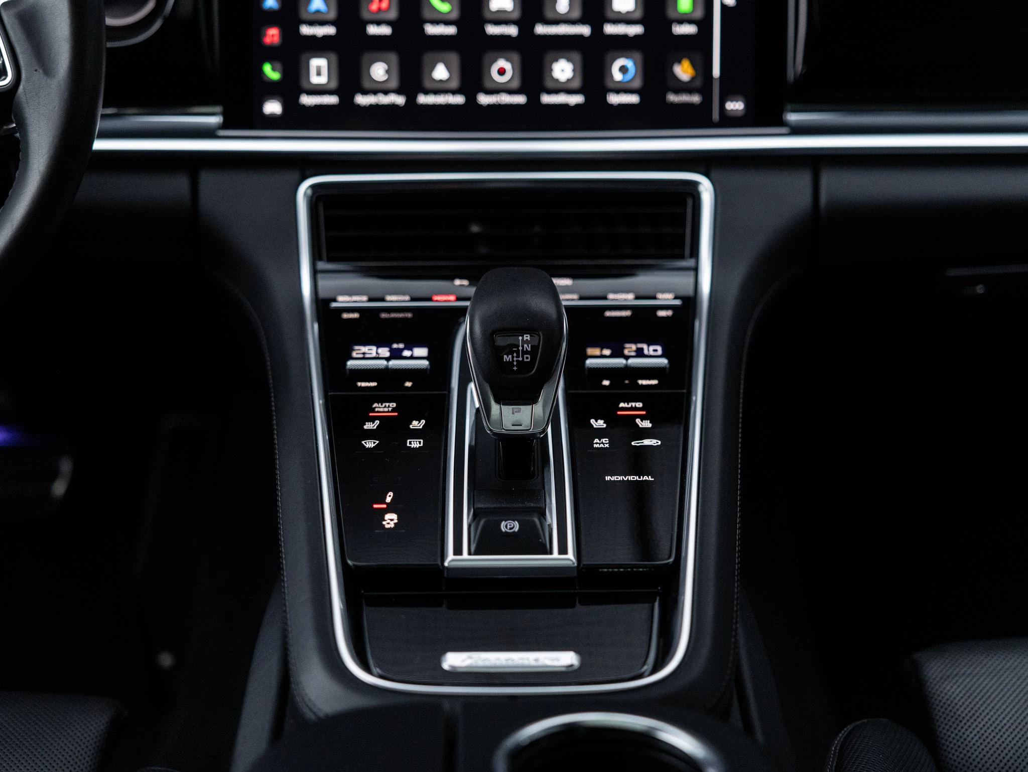 Porsche-Panamera-image-18