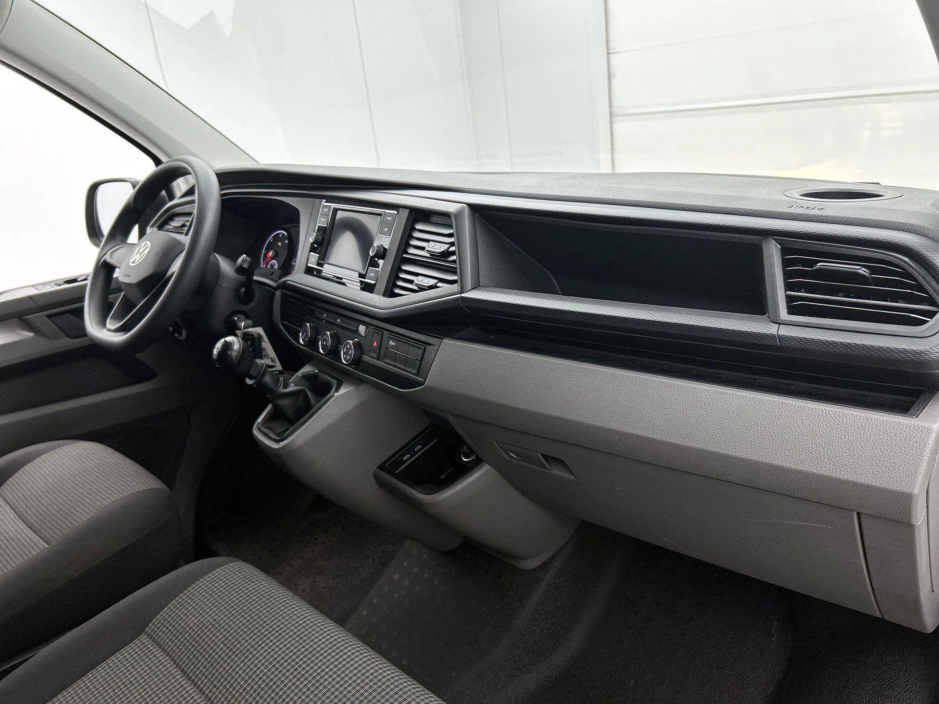 Volkswagen Transporter 2.0 TDI L1H1 110PK