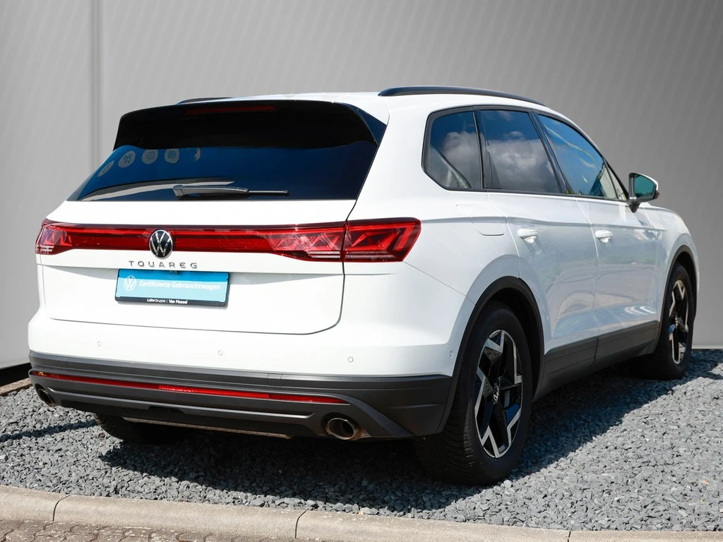 Volkswagen-Touareg-image-3