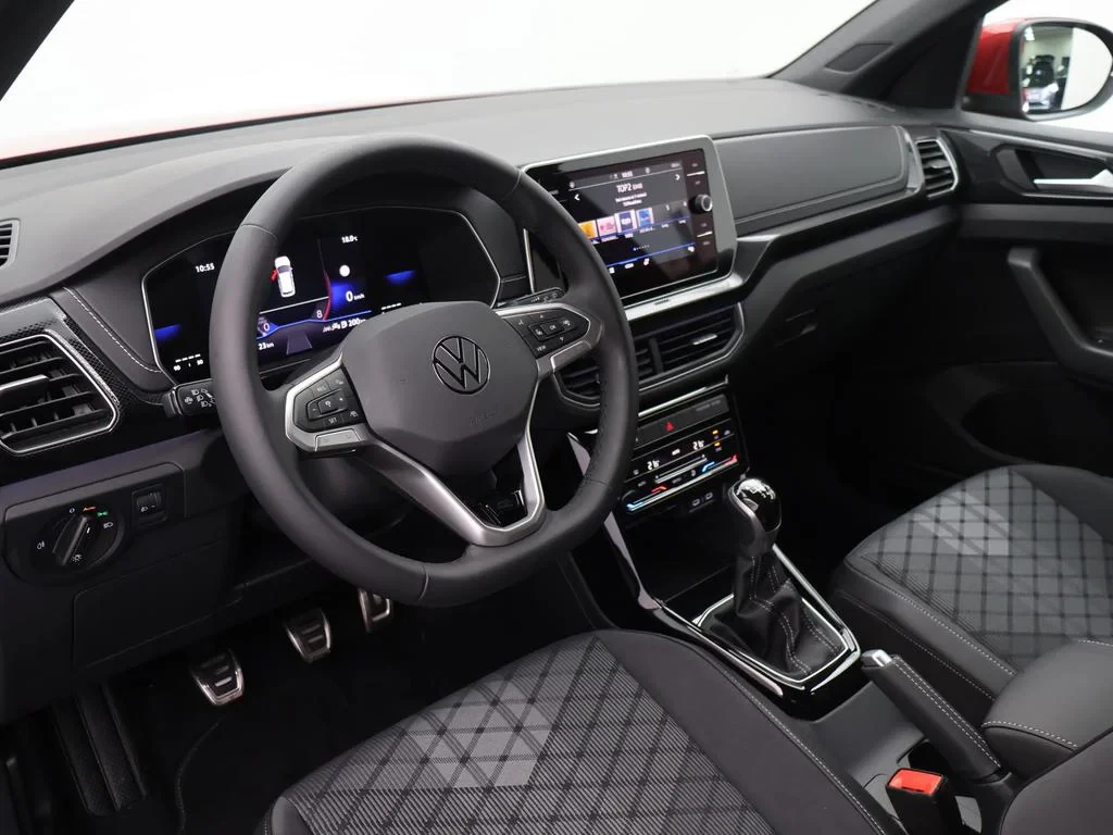 Volkswagen-T-Cross-image-16