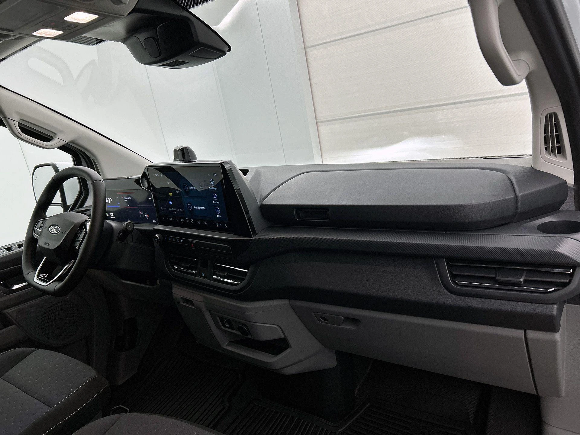 Ford Transit Custom 340 L2H1 Limited 65 kWh