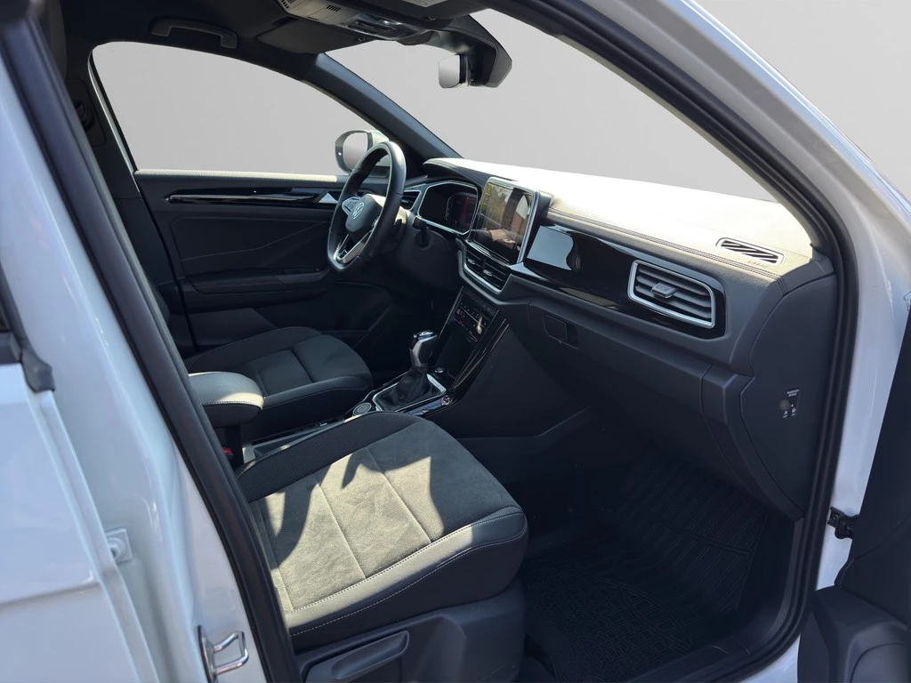 Volkswagen-T-Roc-image-7