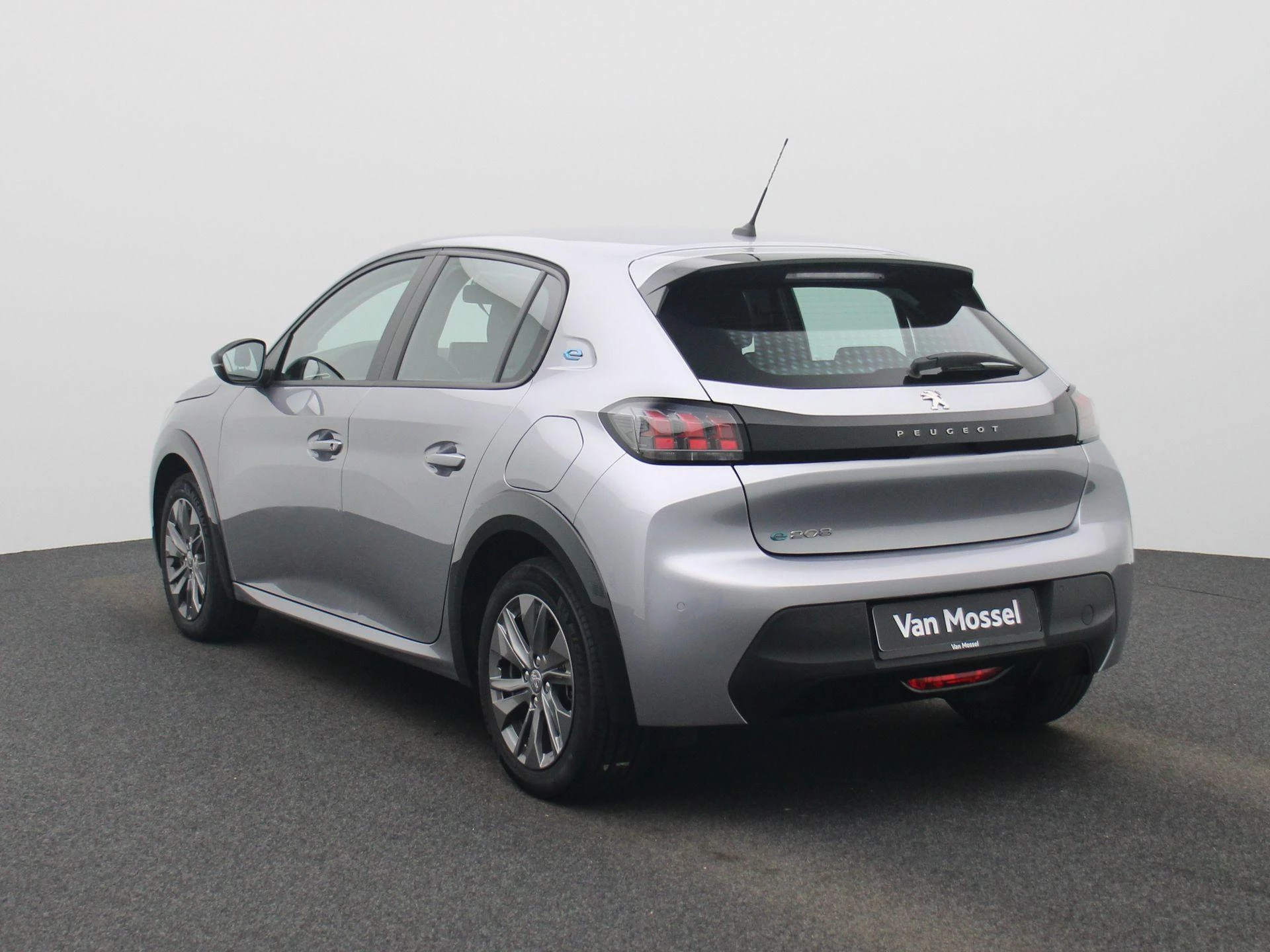 Peugeot-e-208-image-1