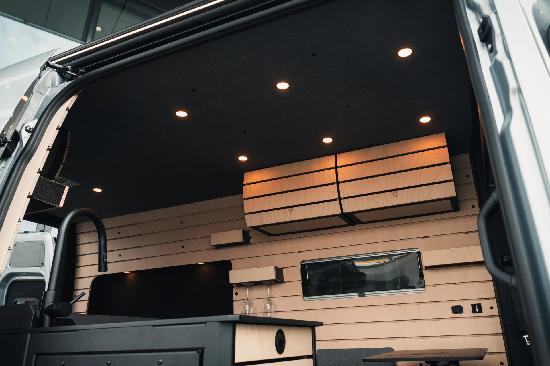 Mercedes-Benz-Sprinter-image-41