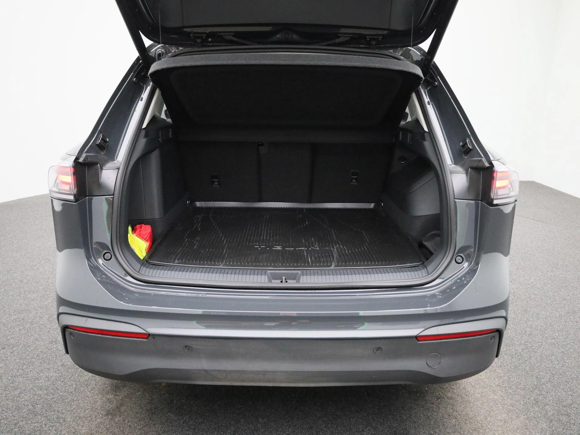 Volkswagen-Tiguan-image-12