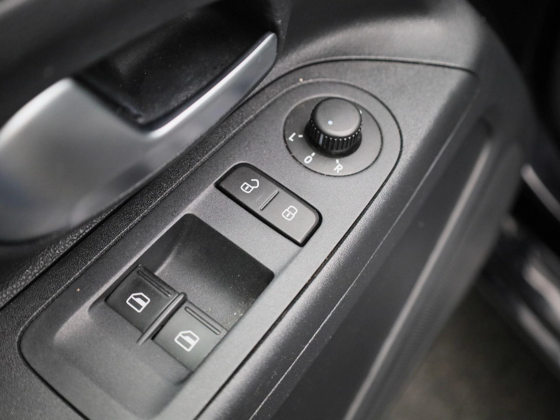 Volkswagen-up!-image-18