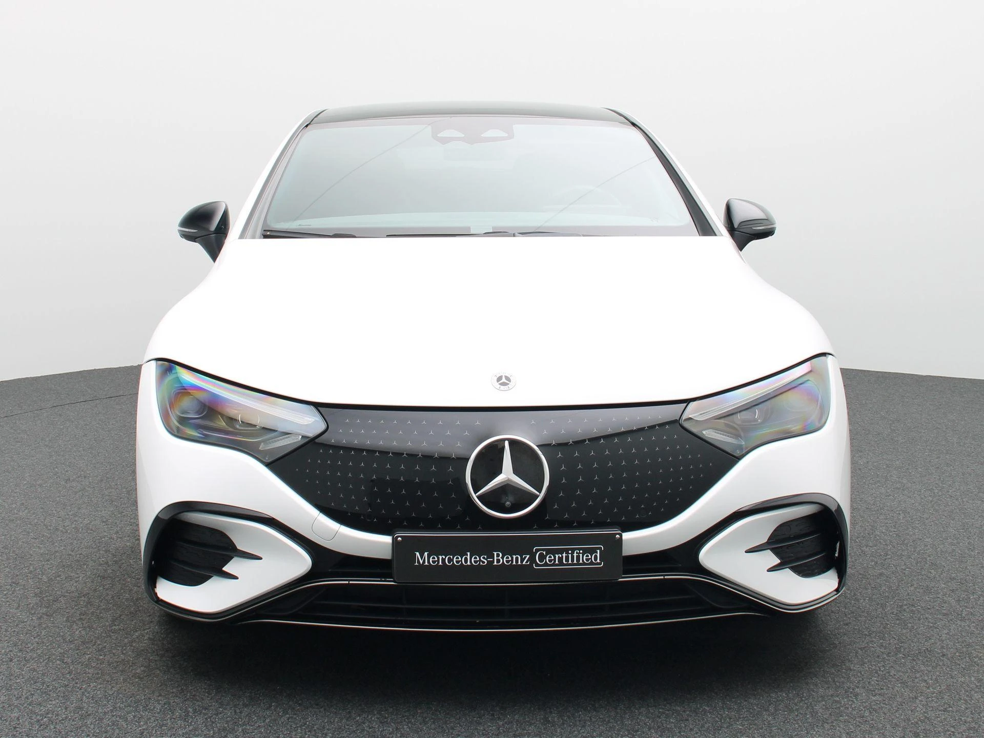 Mercedes-Benz-EQE-image-2